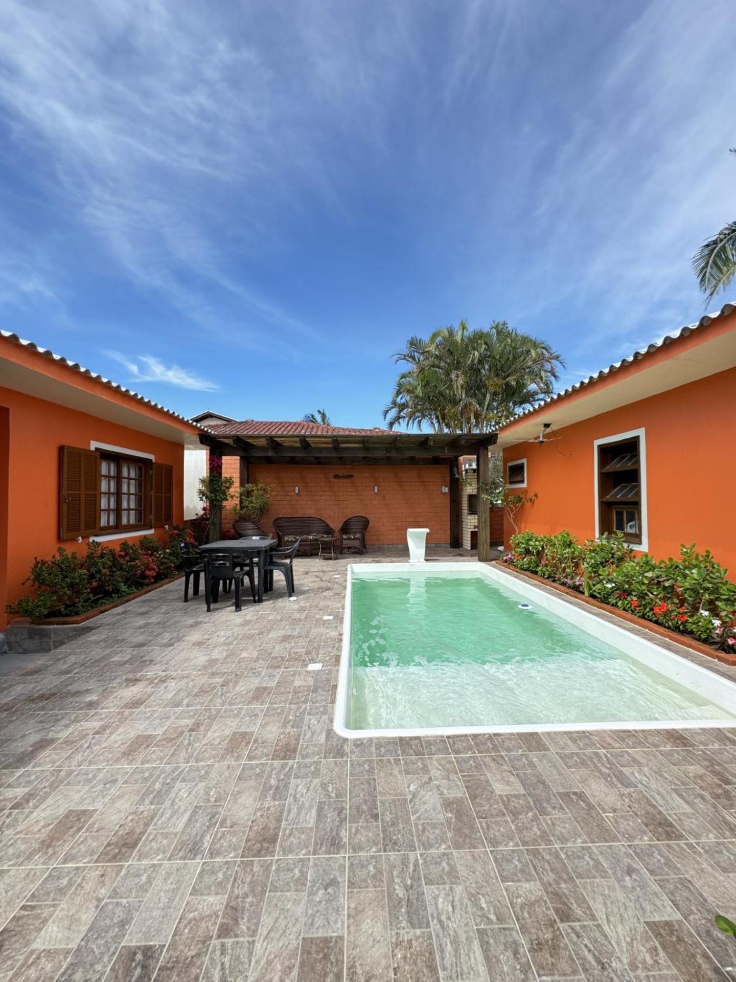 RJ Residencial Nosso Sonho com Piscina a 120m mar