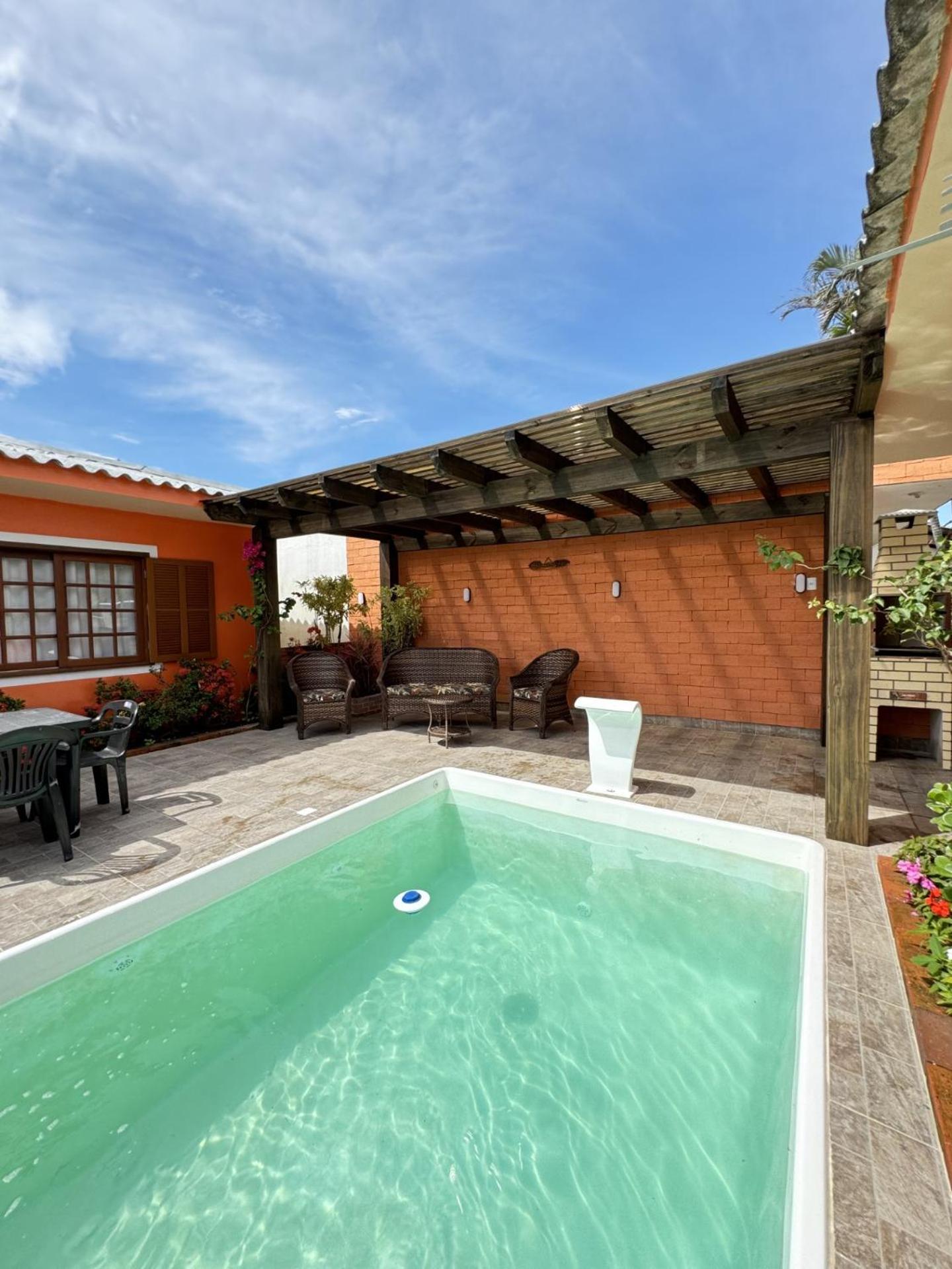 RJ Residencial Nosso Sonho com Piscina a 120m mar