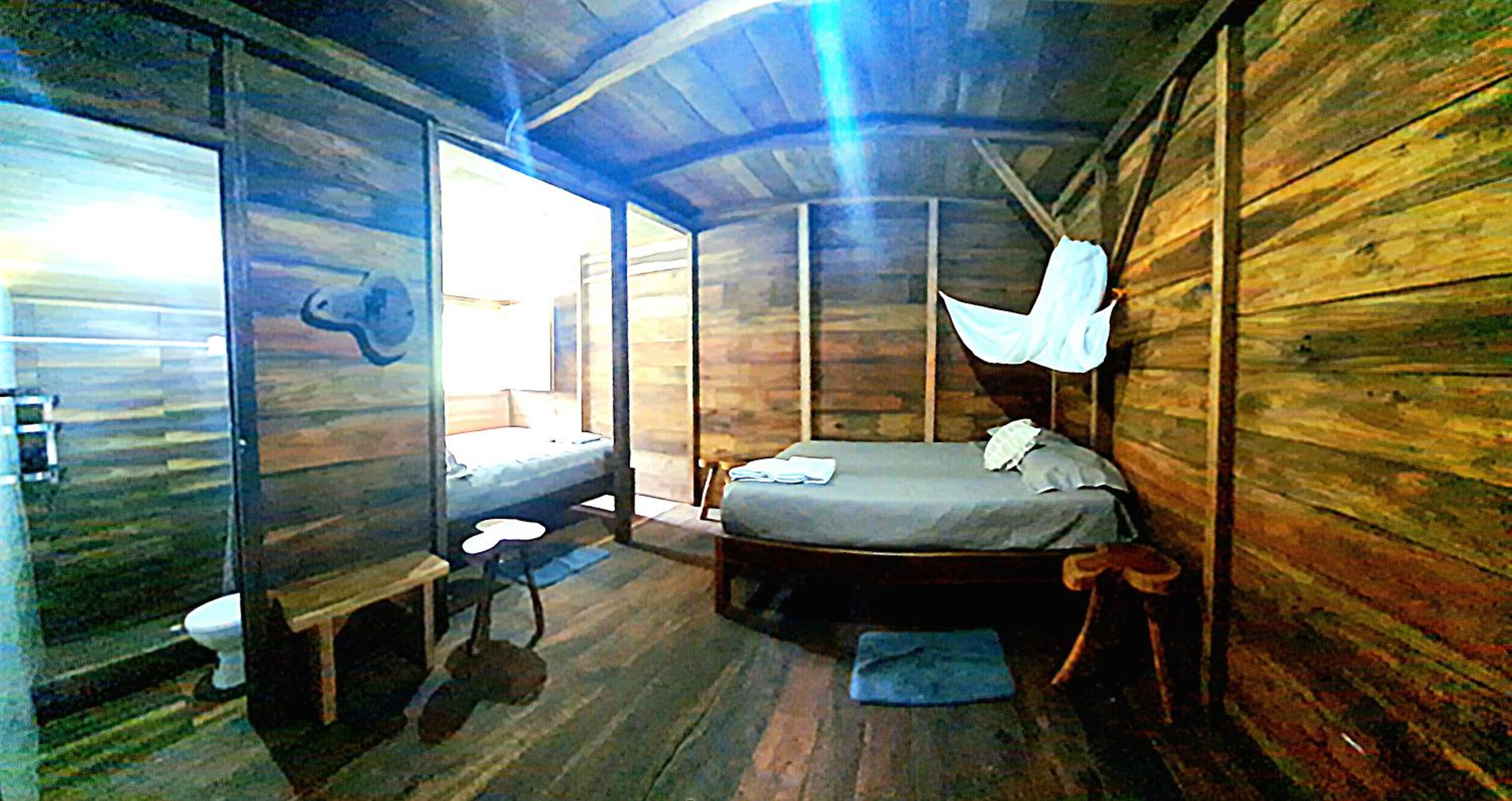 Hotel Rainforest Hut - Image 1
