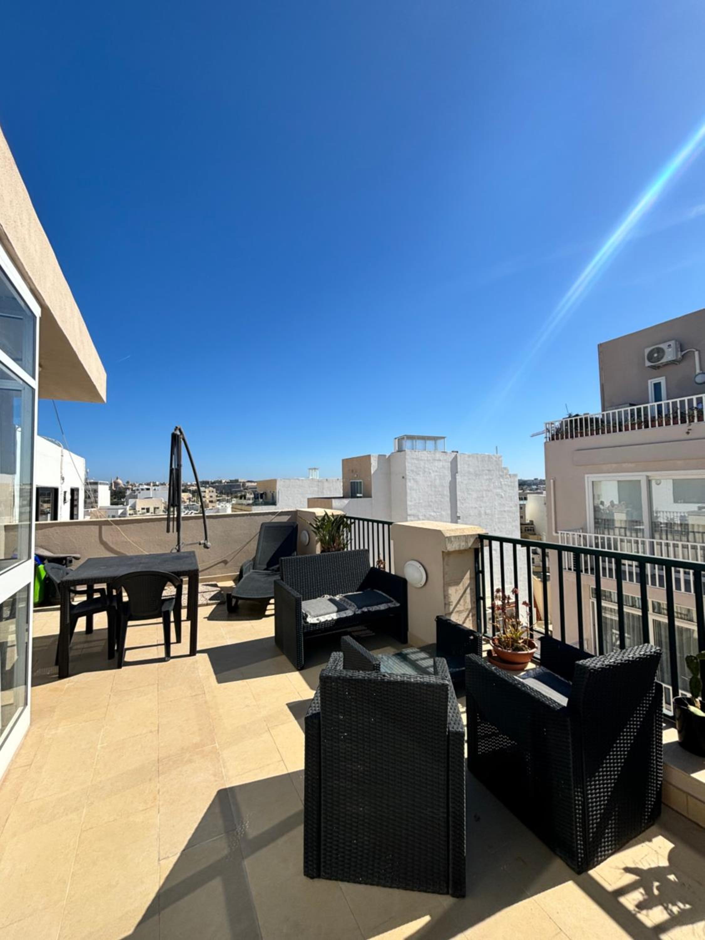 Duplex penthouse with large terrace and views photo 3