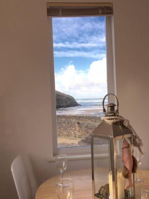 Fabulous Beach Pad Just 20 Paces From The Sea view 3