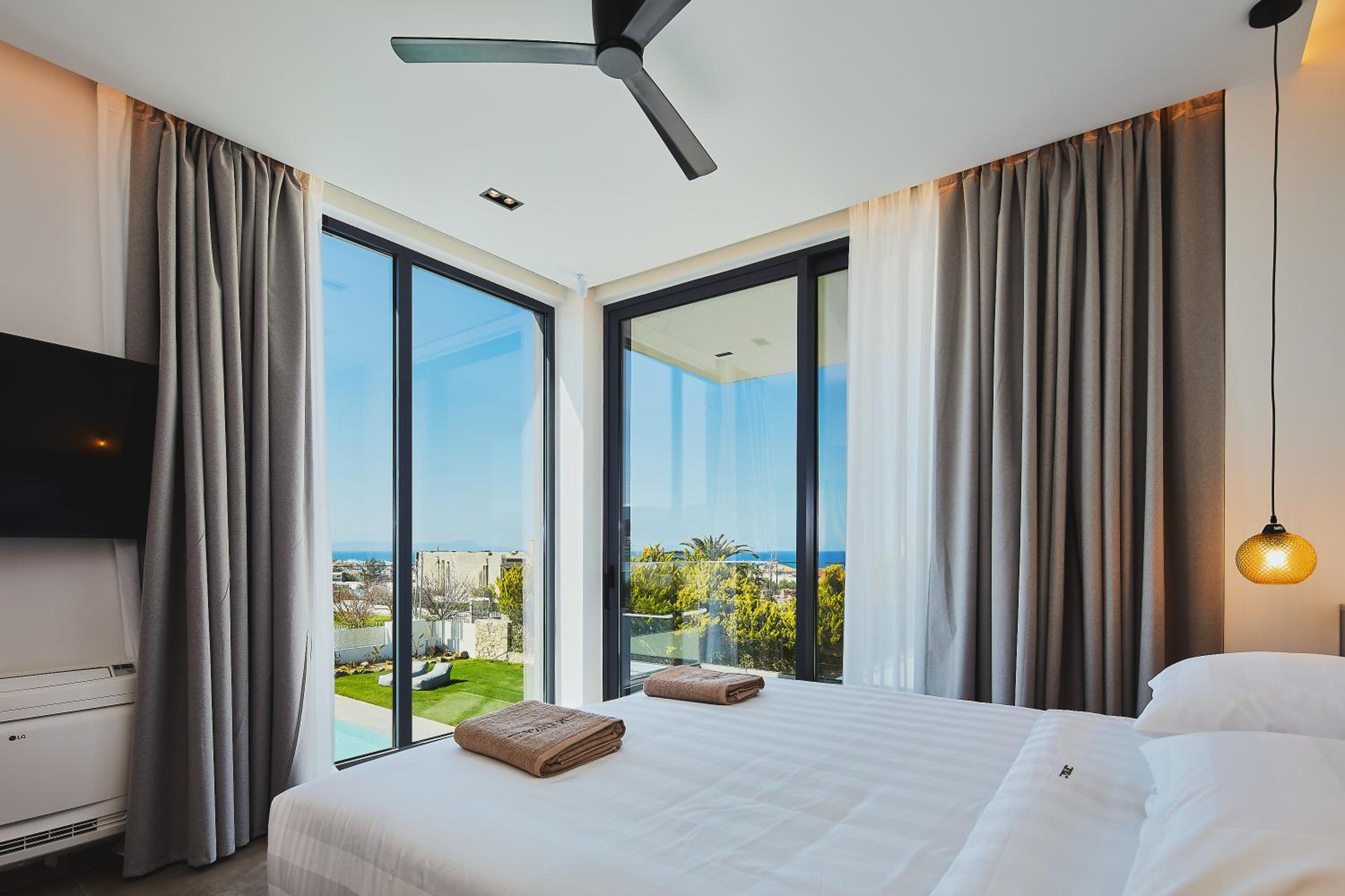 Manza Villa - 850m to Beach with Pickleball Court by etouri view 5