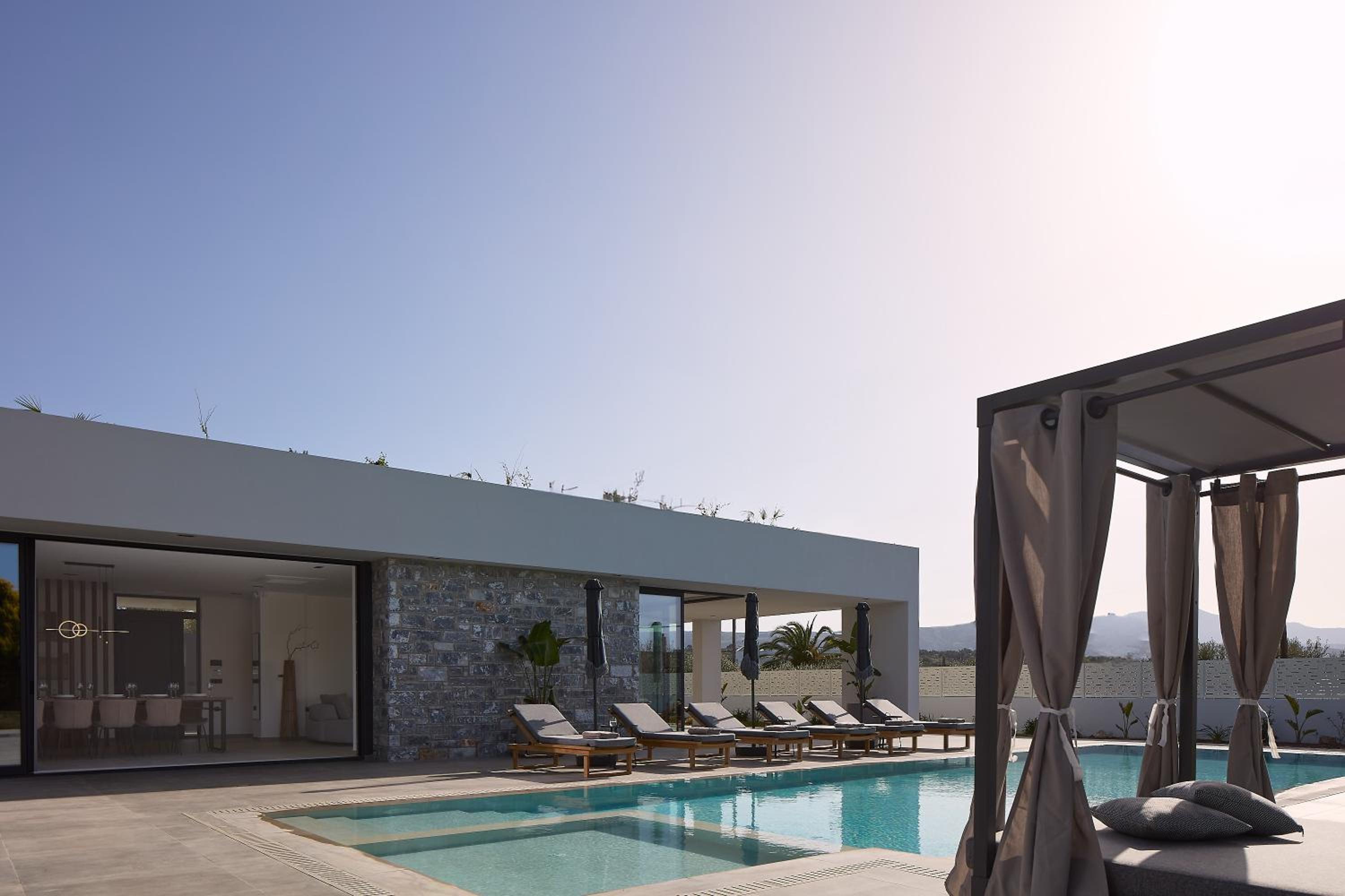 Manza Villa - 850m to Beach with Pickleball Court by etouri view 3