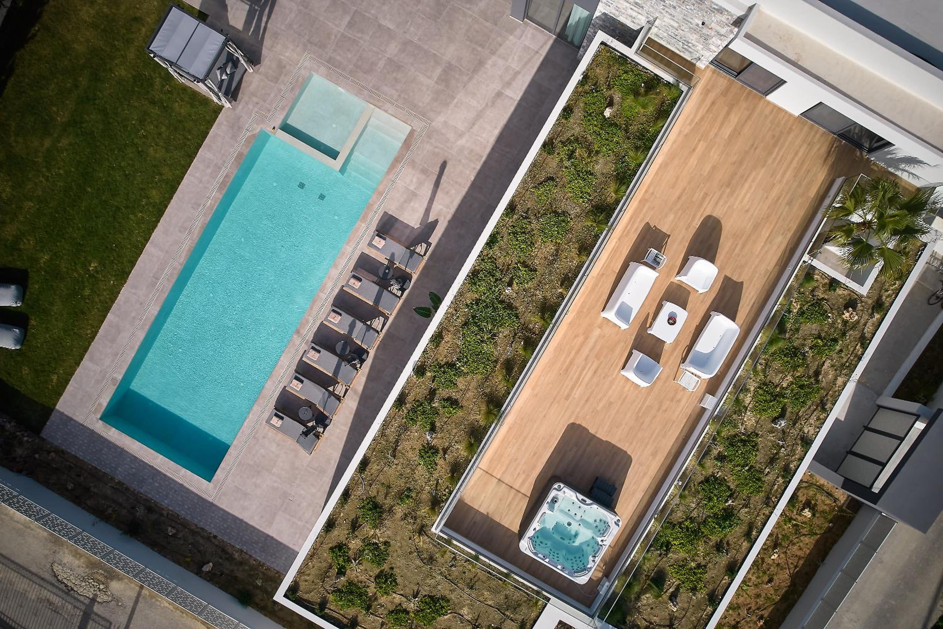 Manza Villa - 850m to Beach with Pickleball Court by etouri view 4