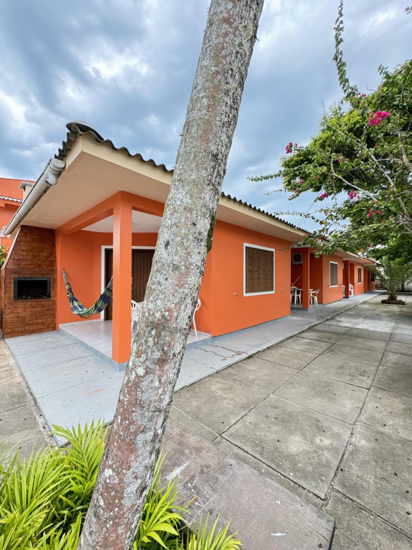 RJ Residencial Nosso Sonho com Piscina a 120m mar
