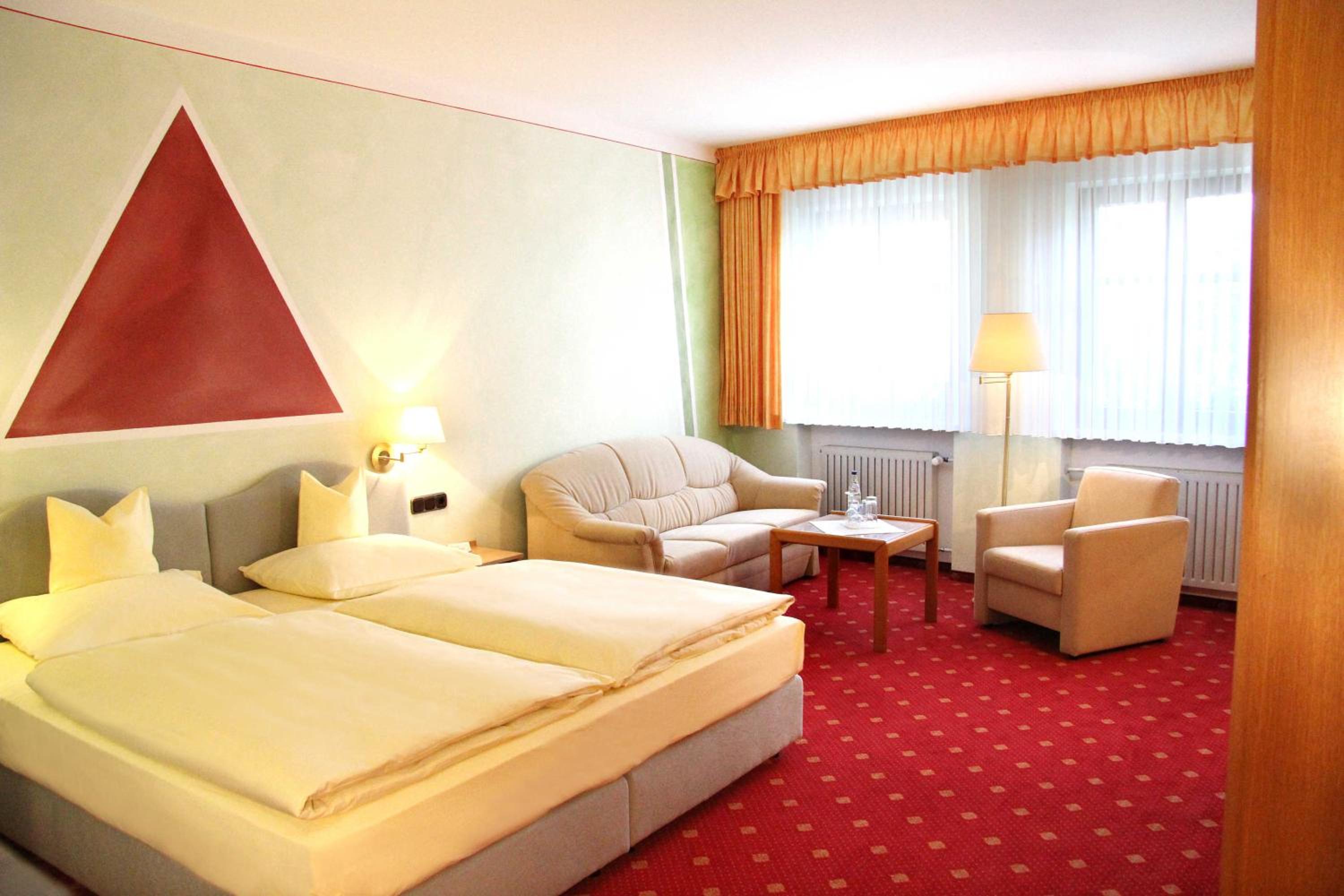 Hotel-Garni Goldener Schwan - Property Image 3