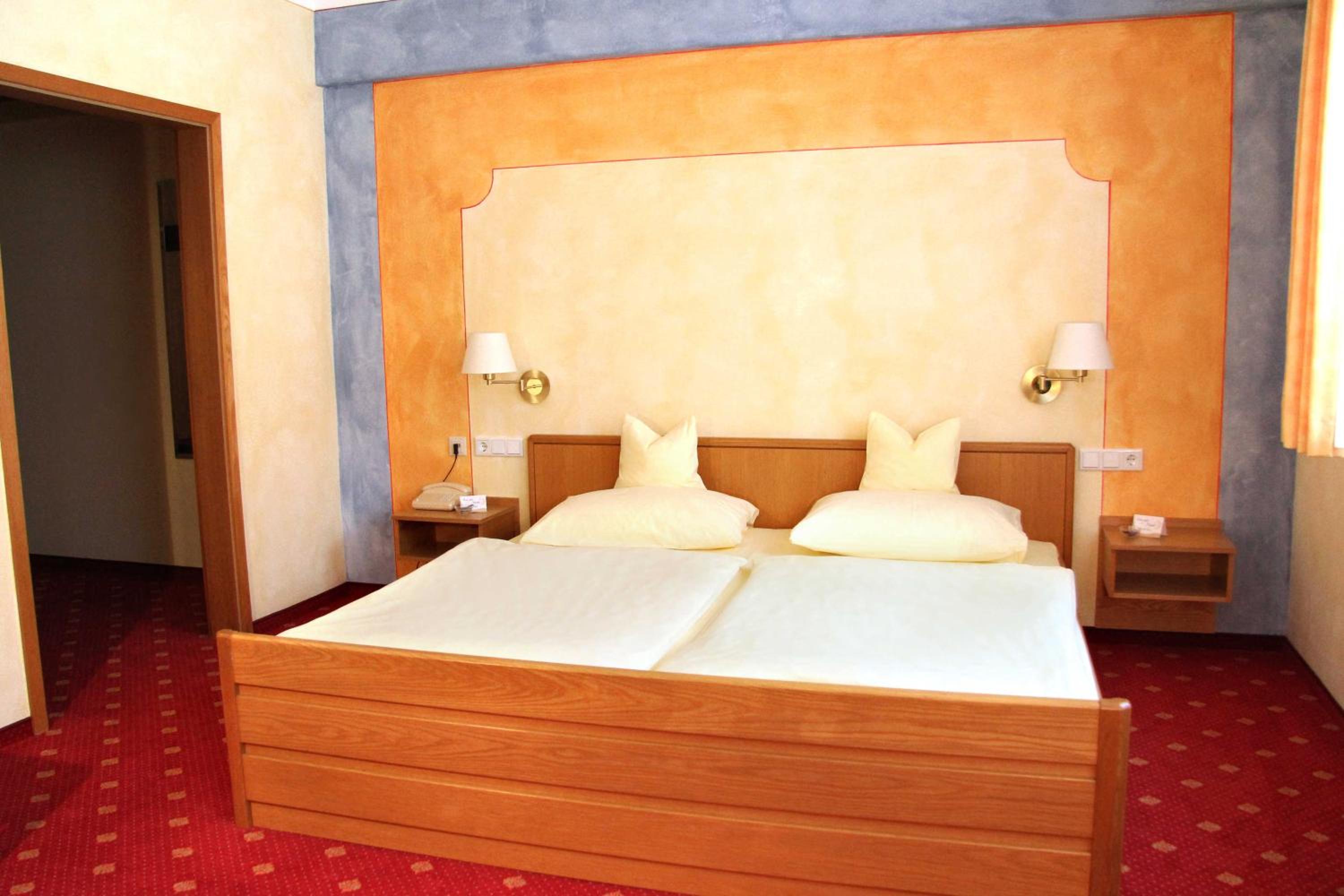 Hotel-Garni Goldener Schwan - Property Image 2
