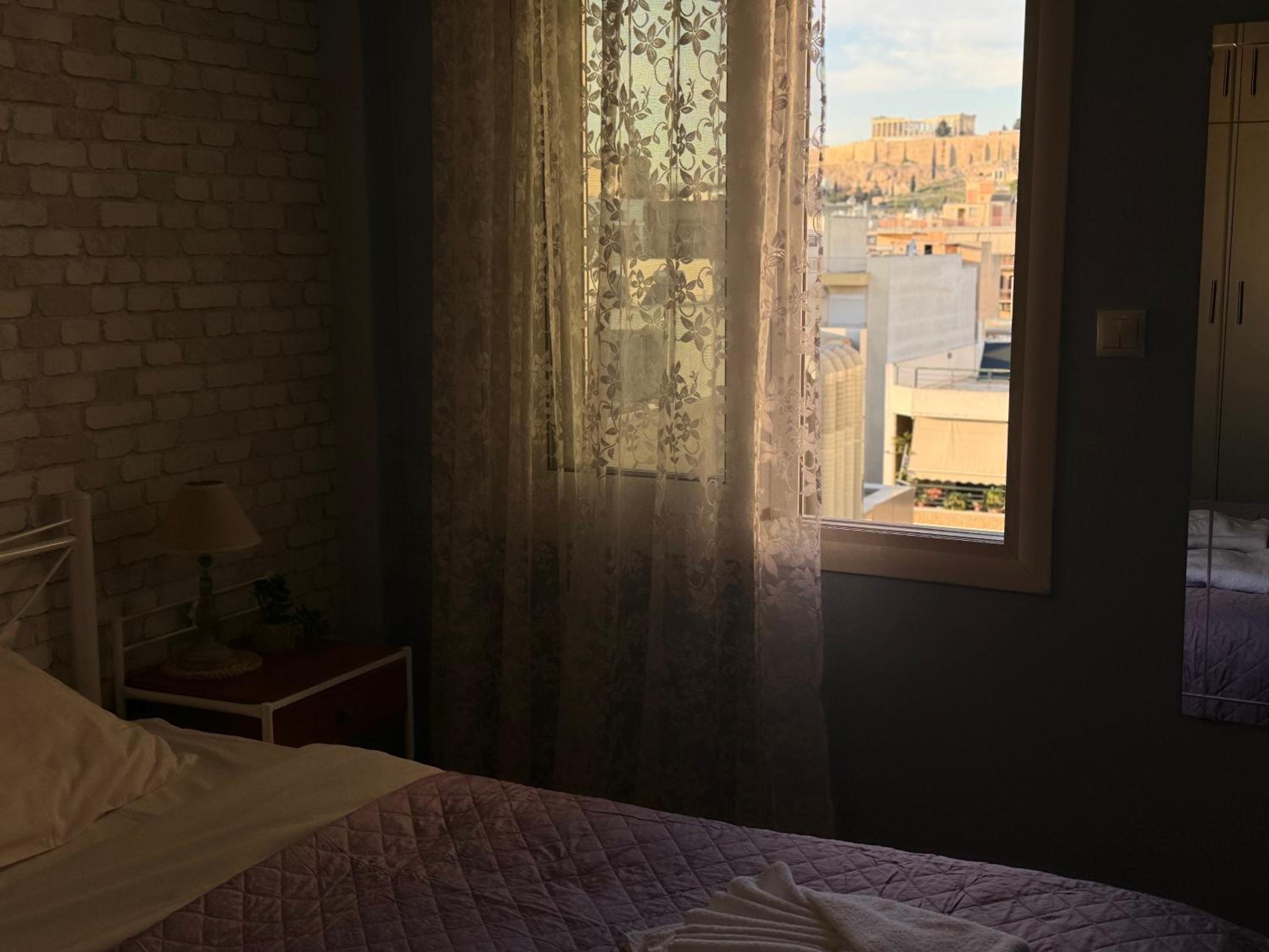 Cozy Suite with Acropolis View