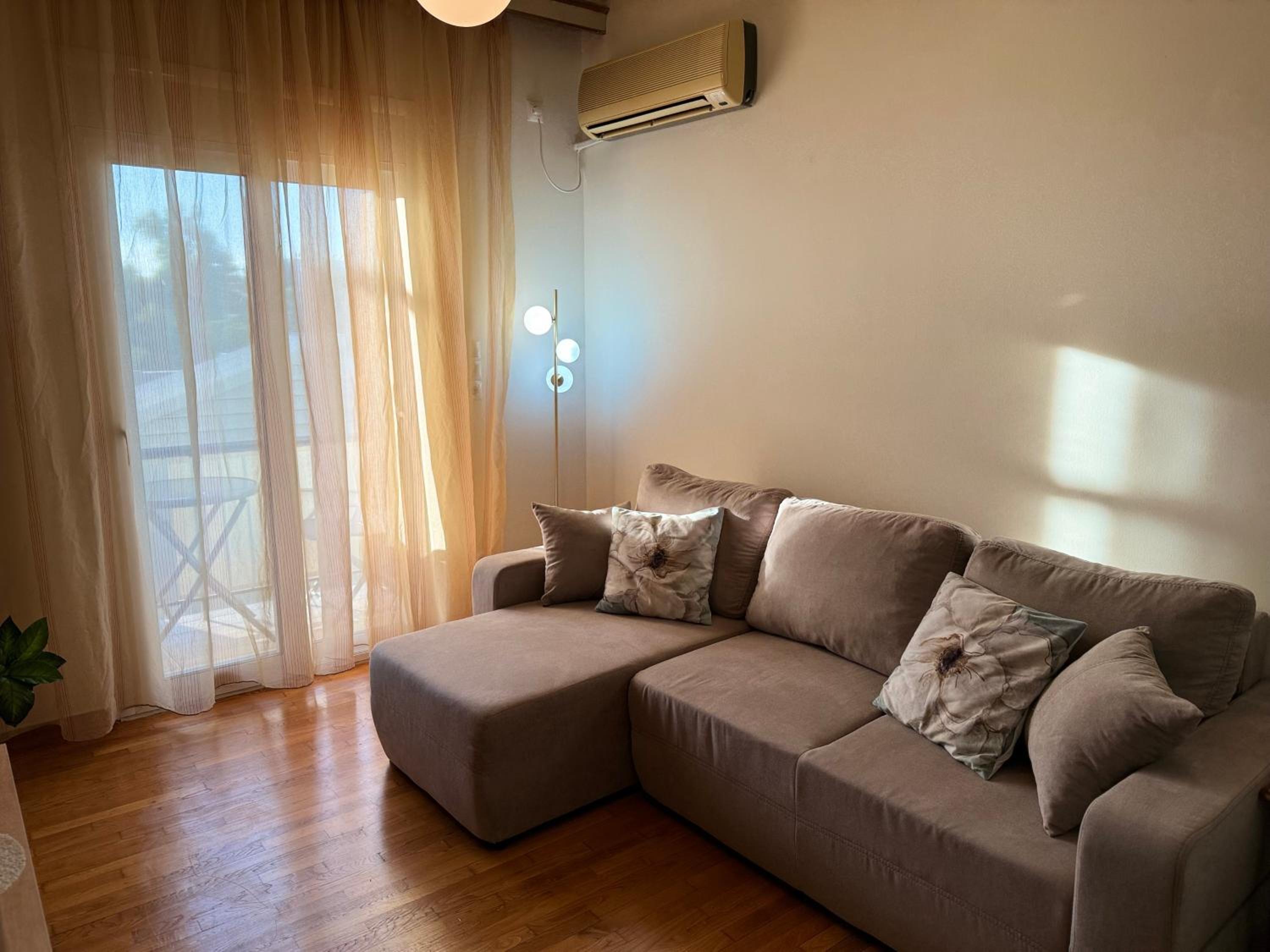 Cozy Suite with Acropolis View