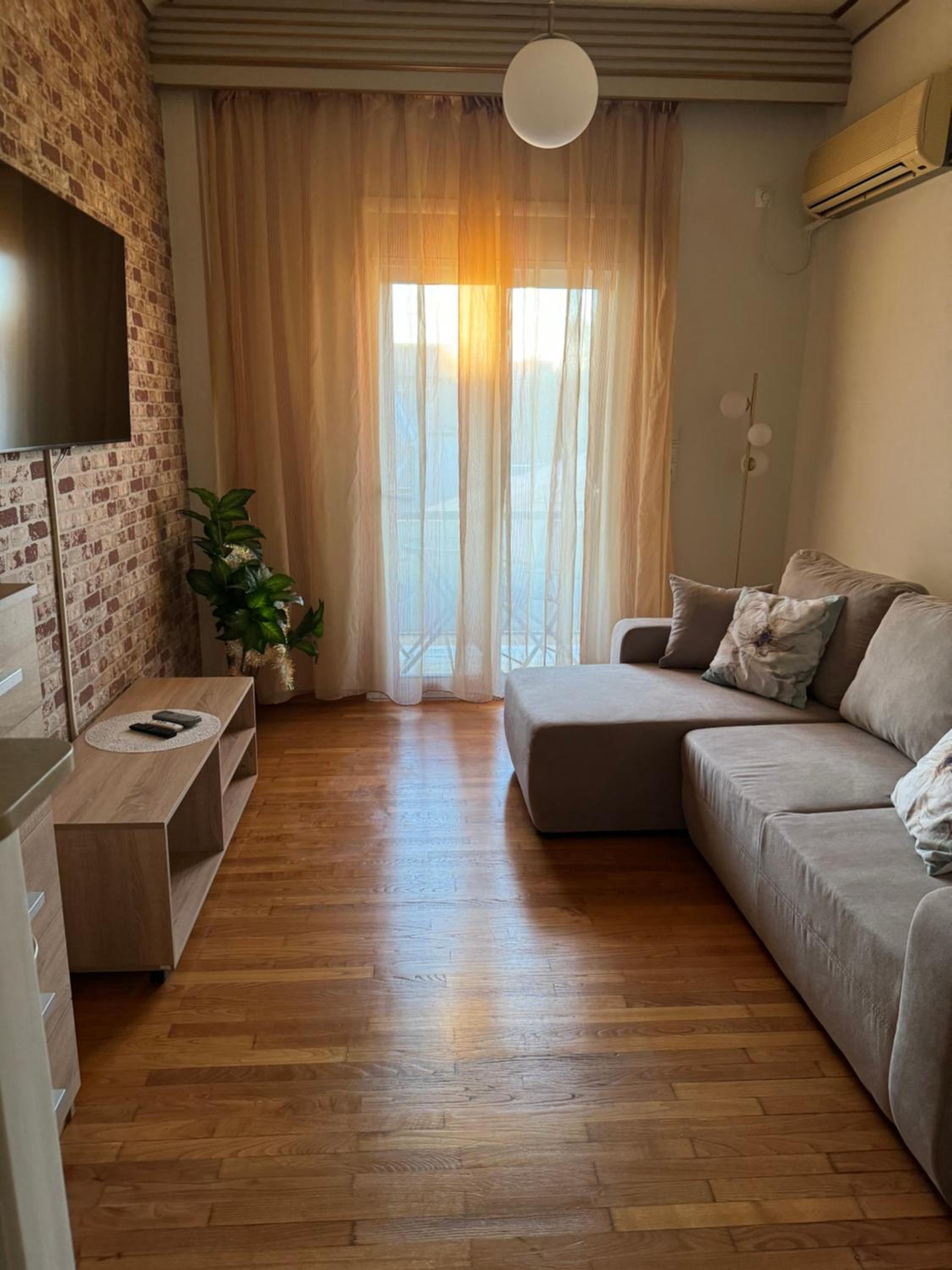 Cozy Suite with Acropolis View