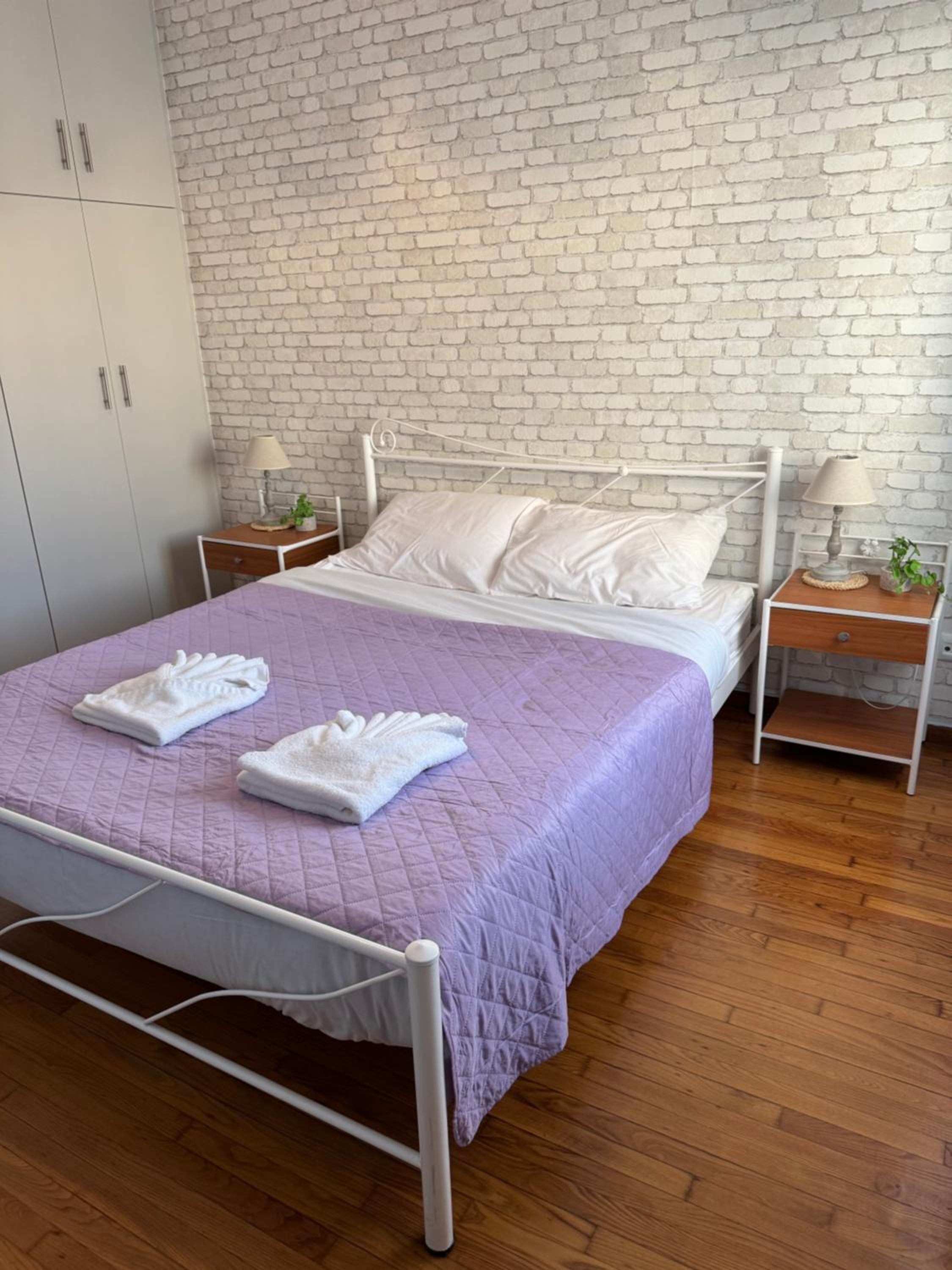 Cozy Suite with Acropolis View
