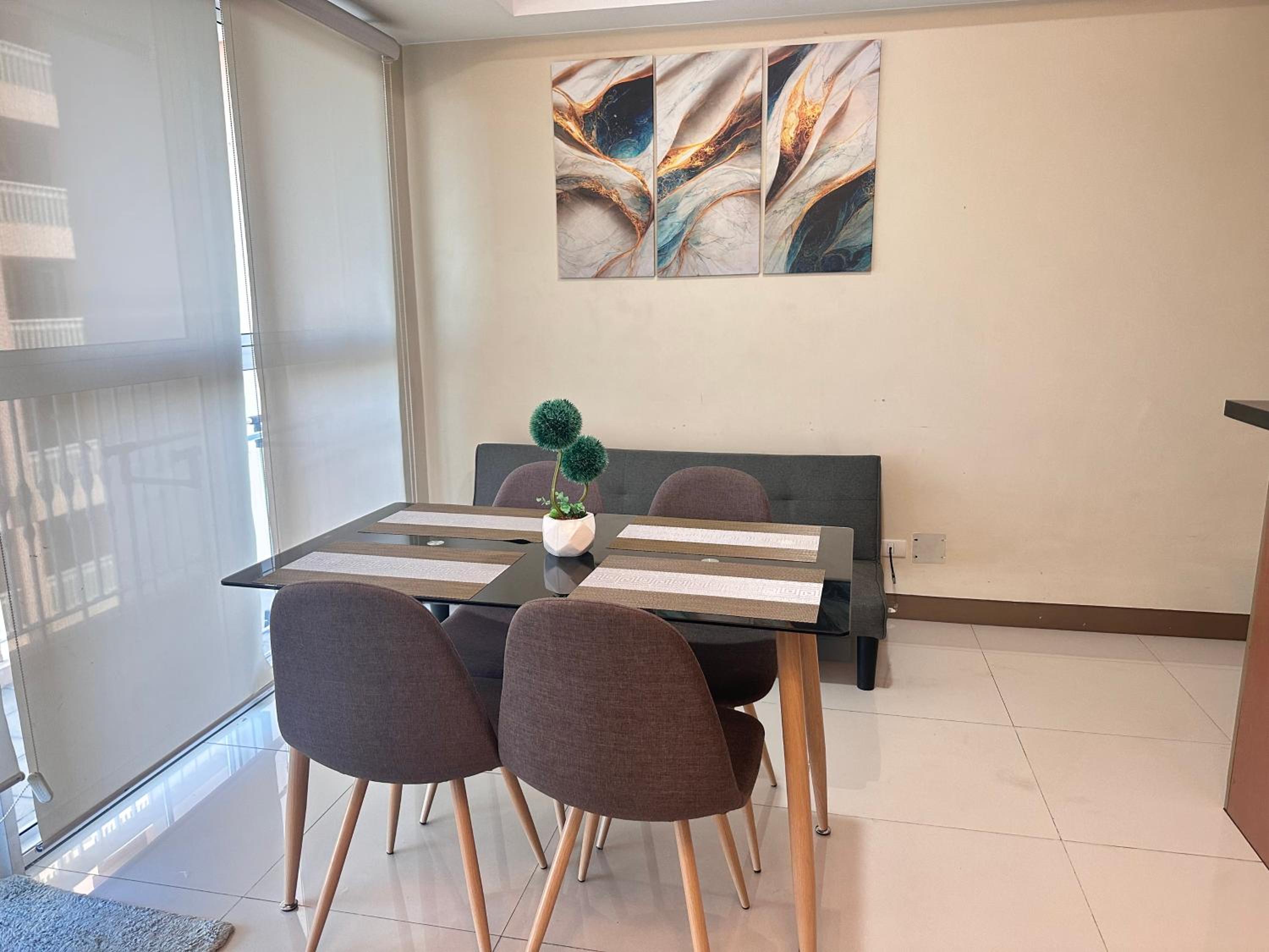 Premium Executive Suite at Venice Luxury Residences view 5