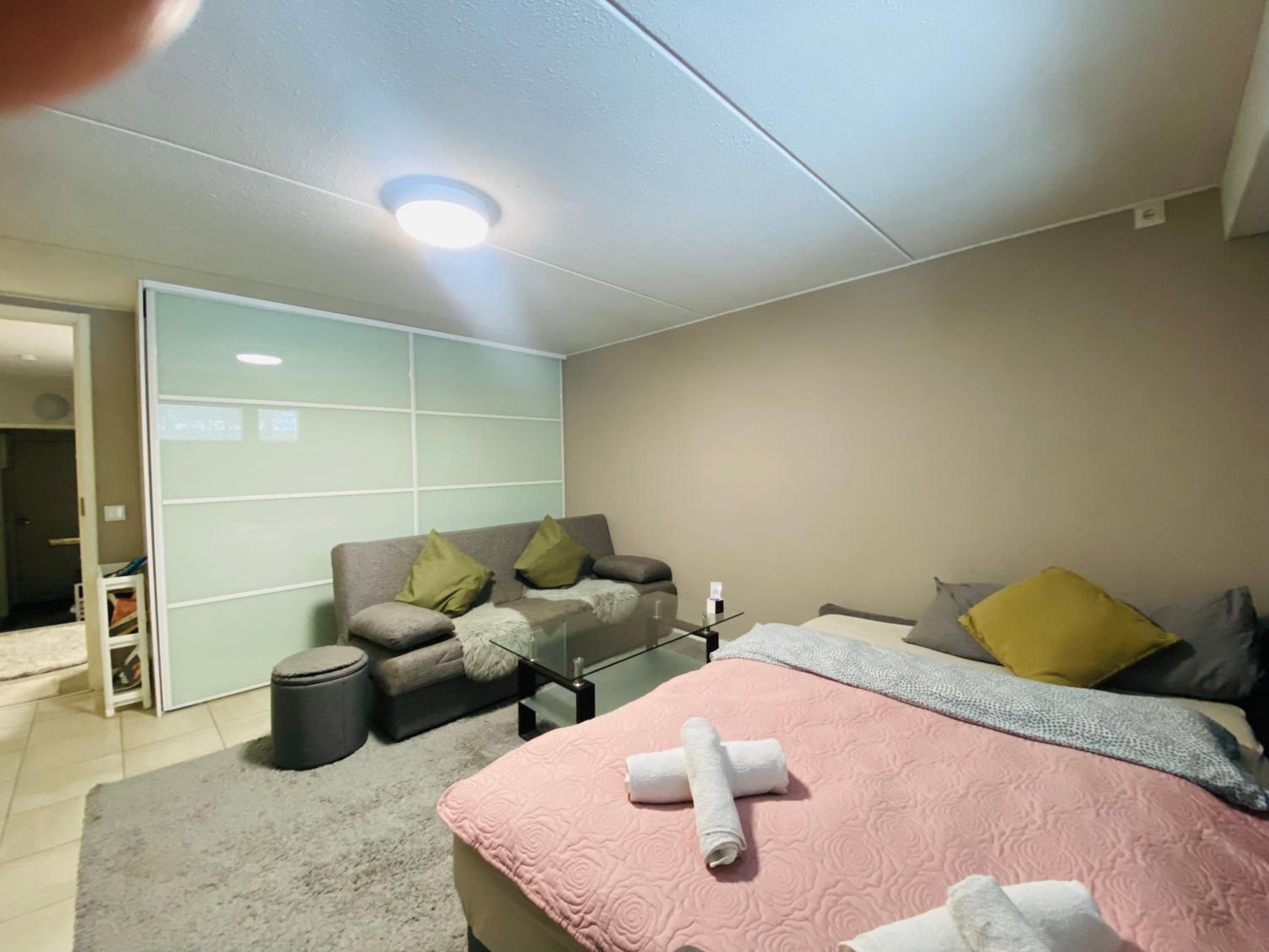 Welcoming room with private terrace, sauna and free parking
