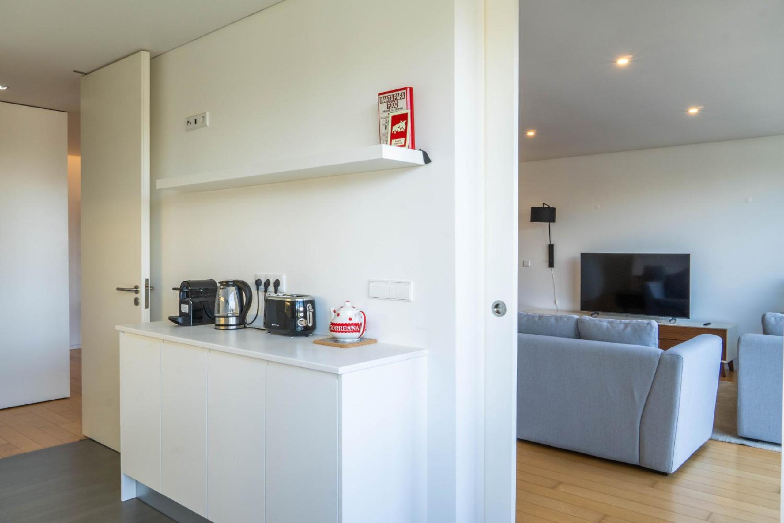 Wave Break Apartment