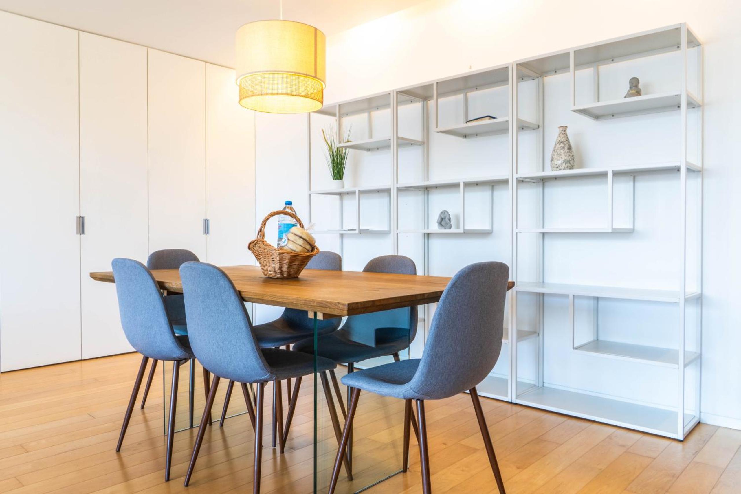 Wave Break Apartment