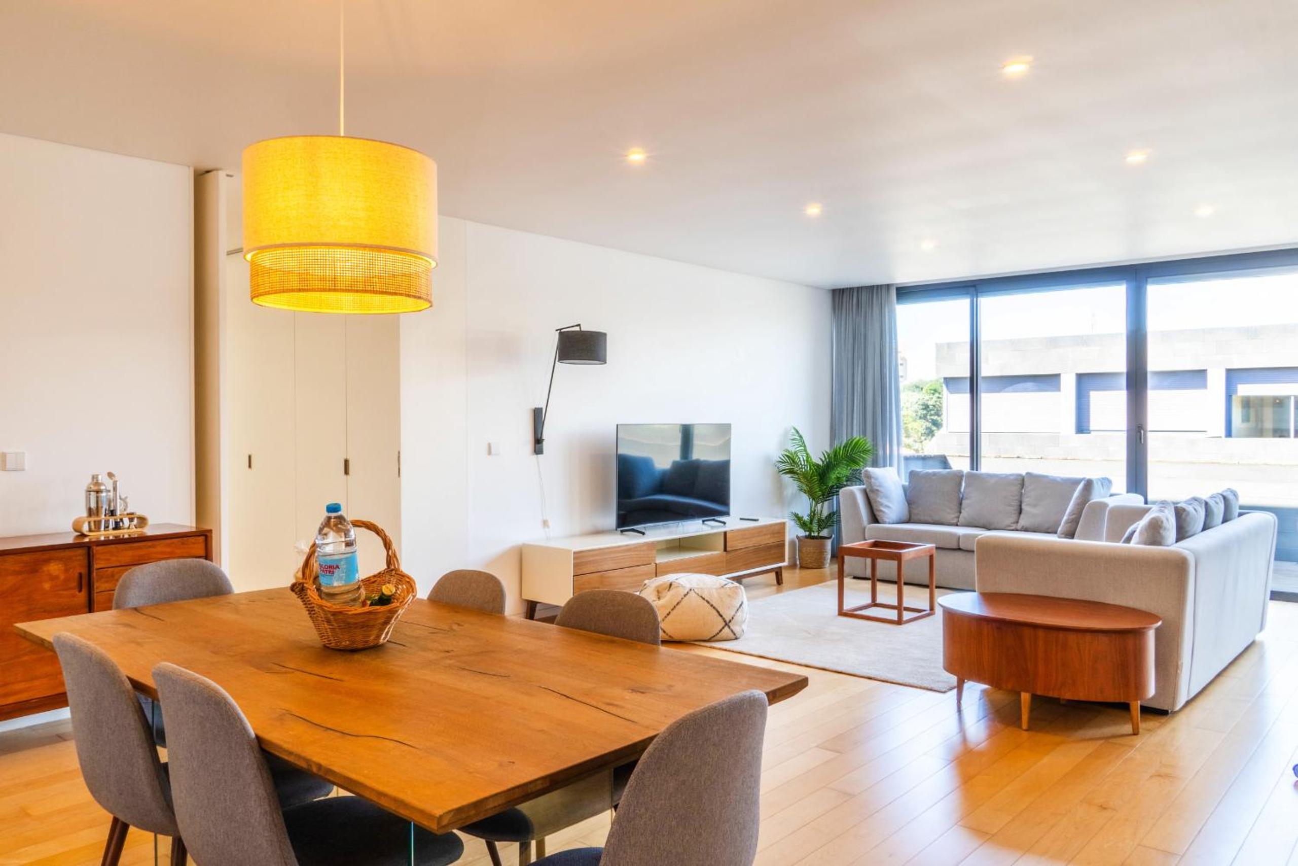 Wave Break Apartment