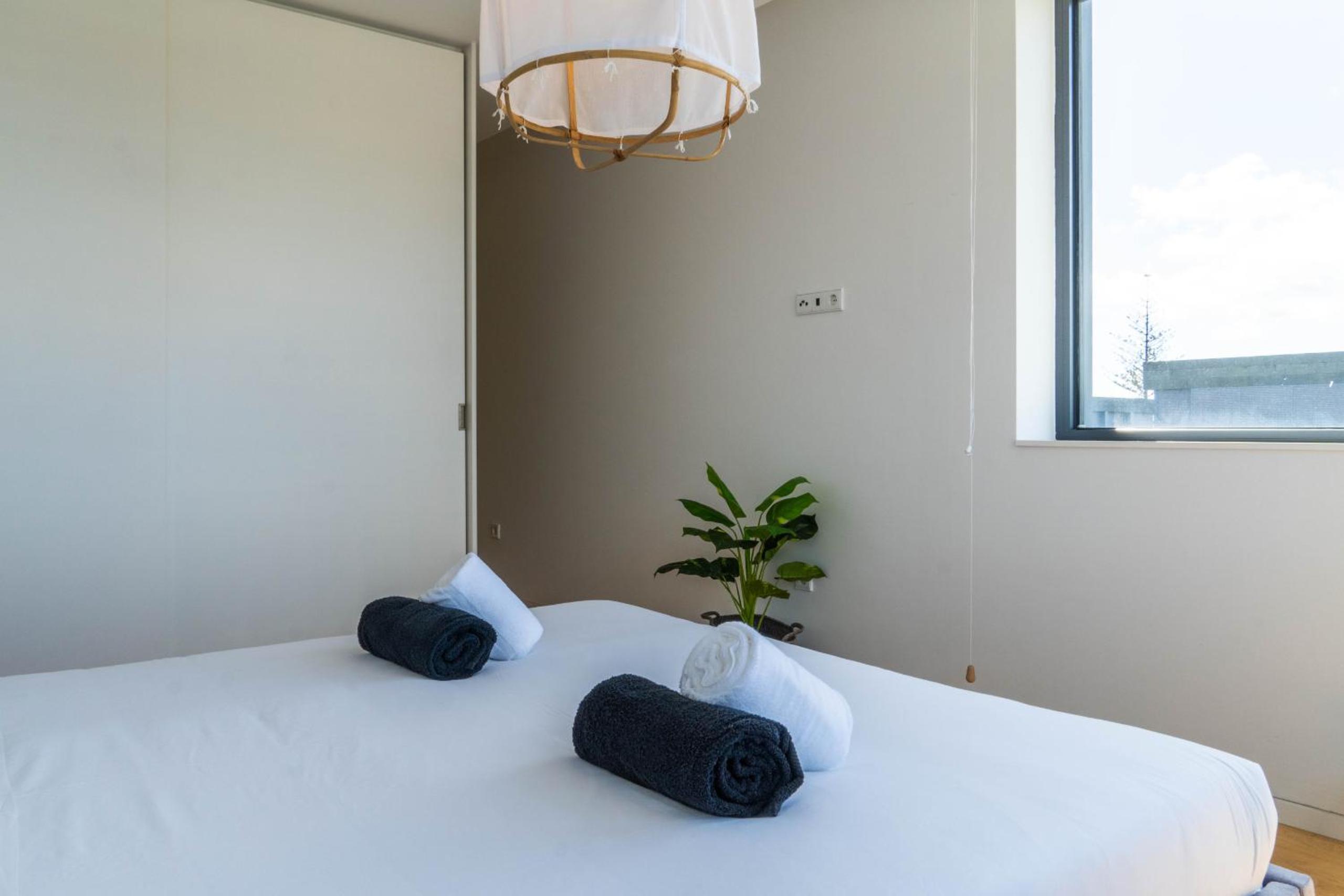 Wave Break Apartment