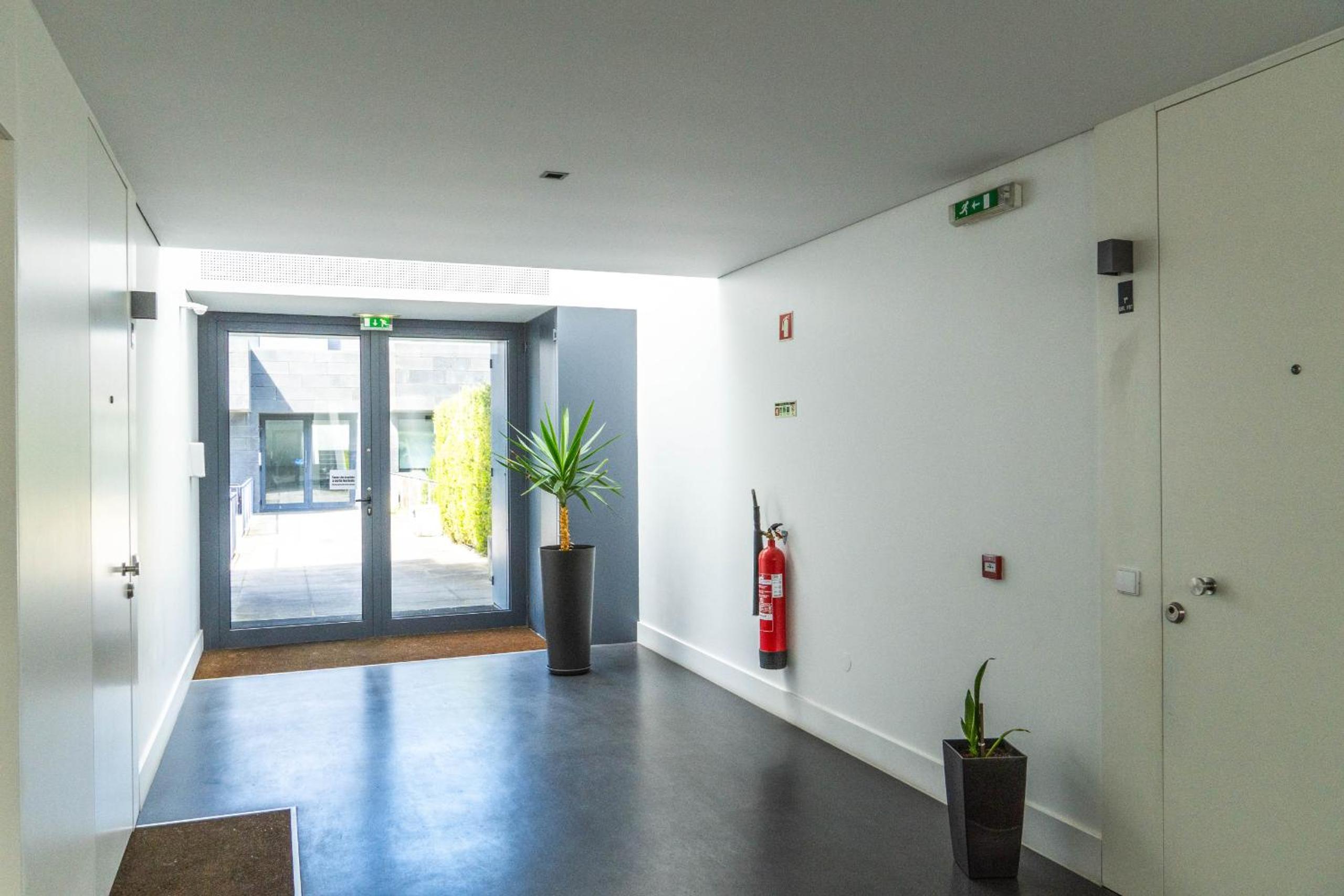 Wave Break Apartment
