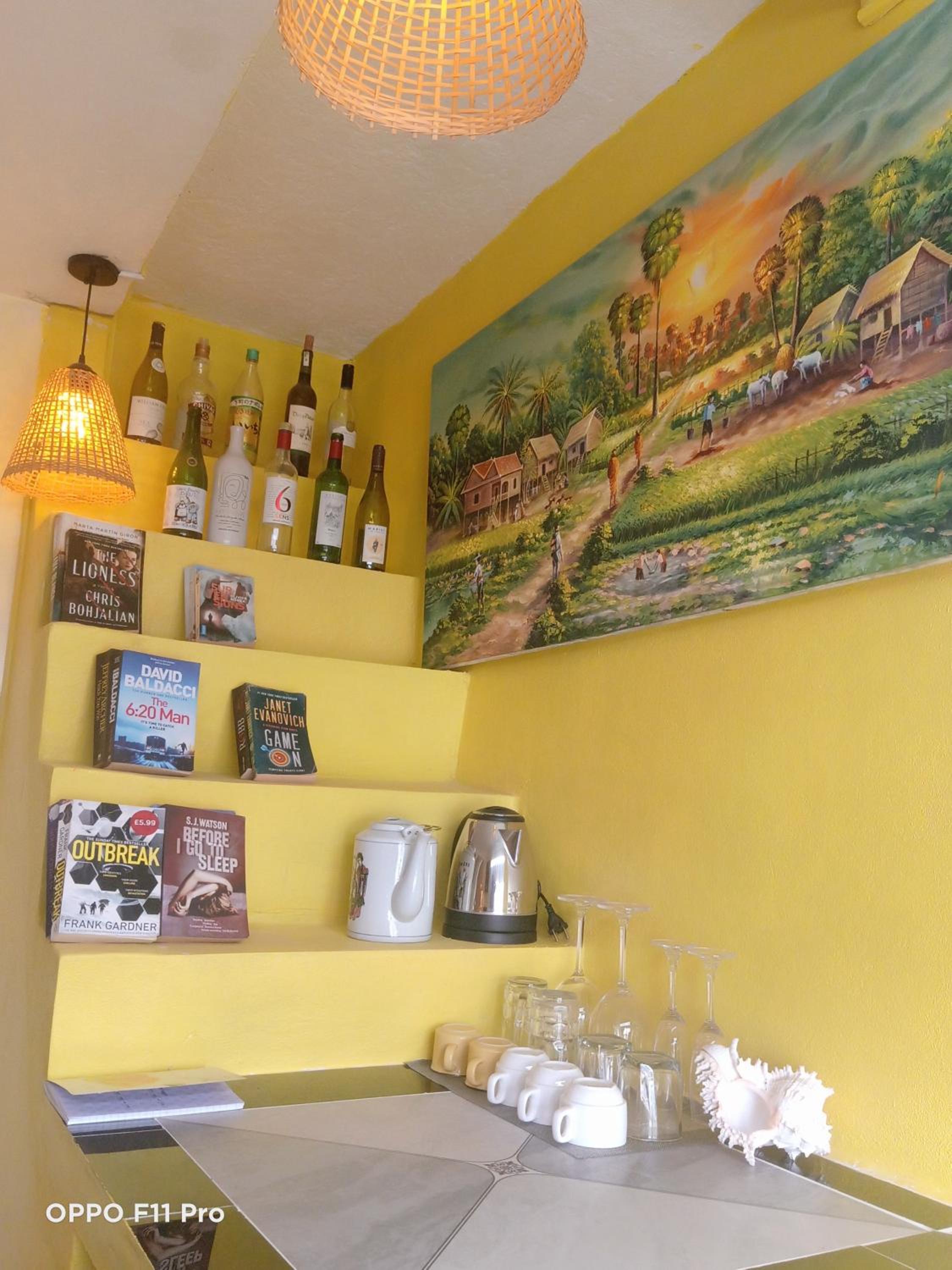 Homestay Yellow Natural House