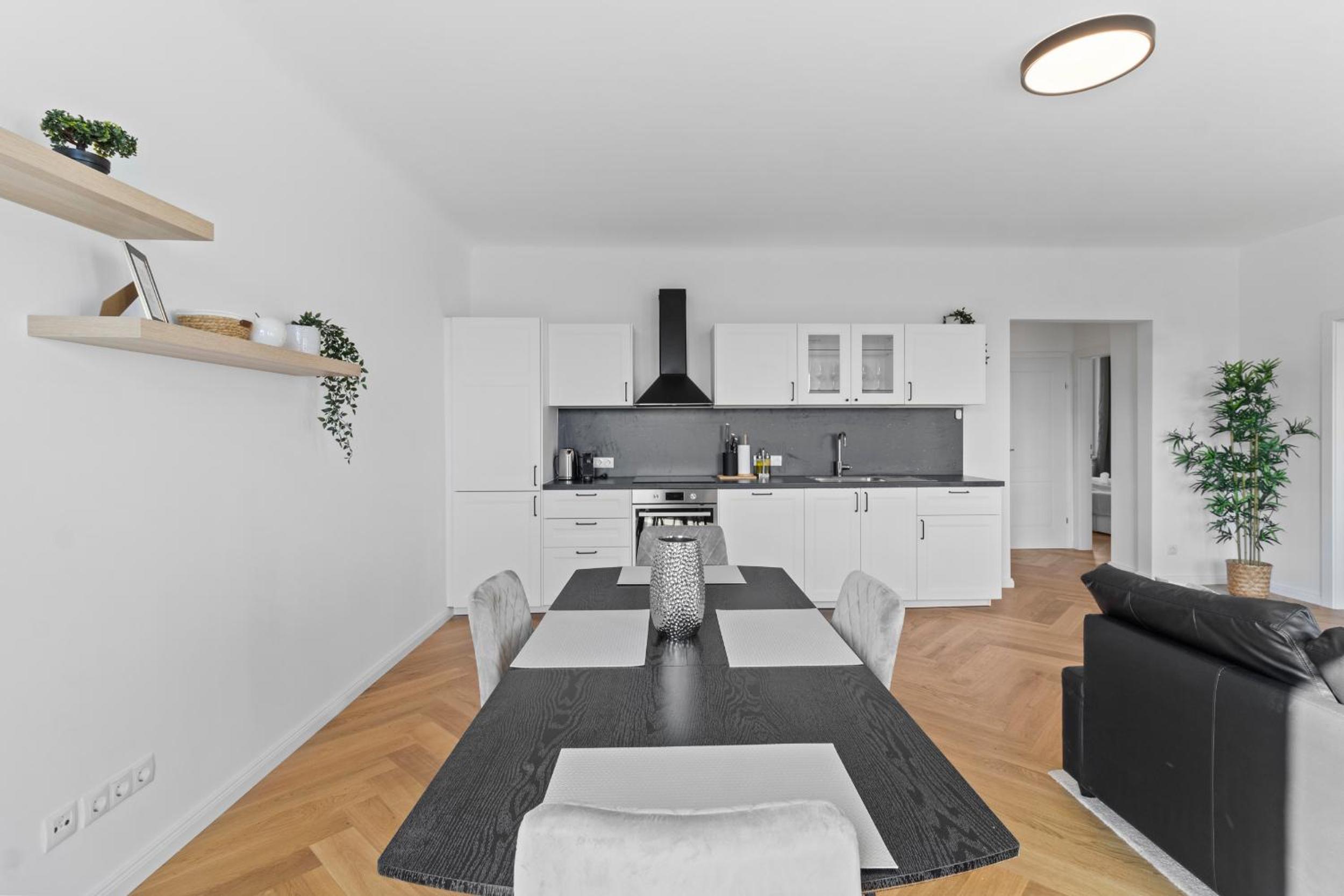 FeelHome-Balkon-Zentrum-6 Gäste-WiFi-Smart TV