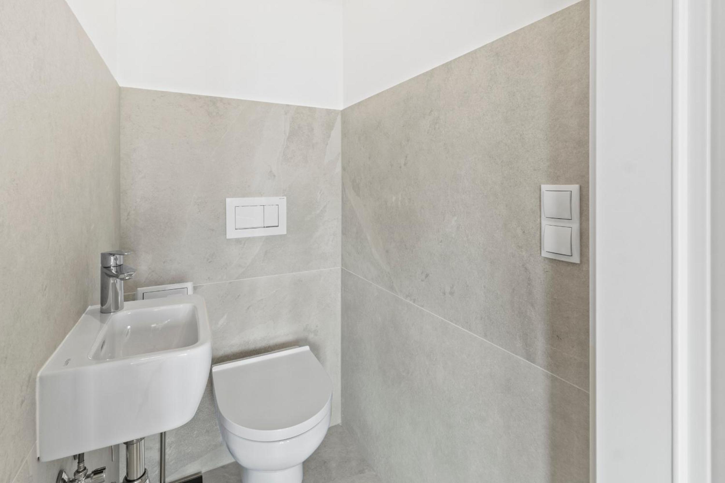 FeelHome-Balkon-Zentrum-6 Gäste-WiFi-Smart TV