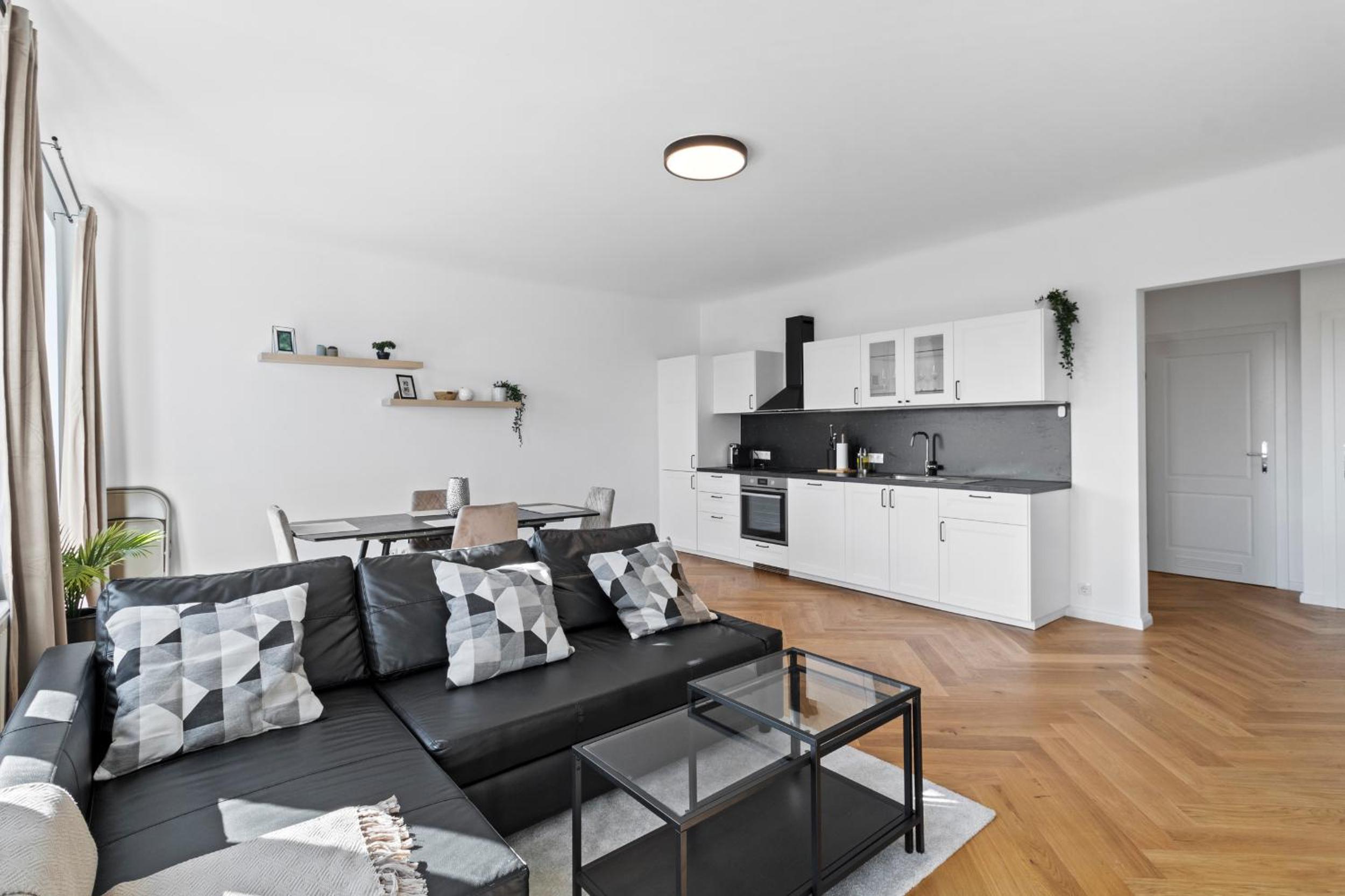 FeelHome-Balkon-Zentrum-6 Gäste-WiFi-Smart TV