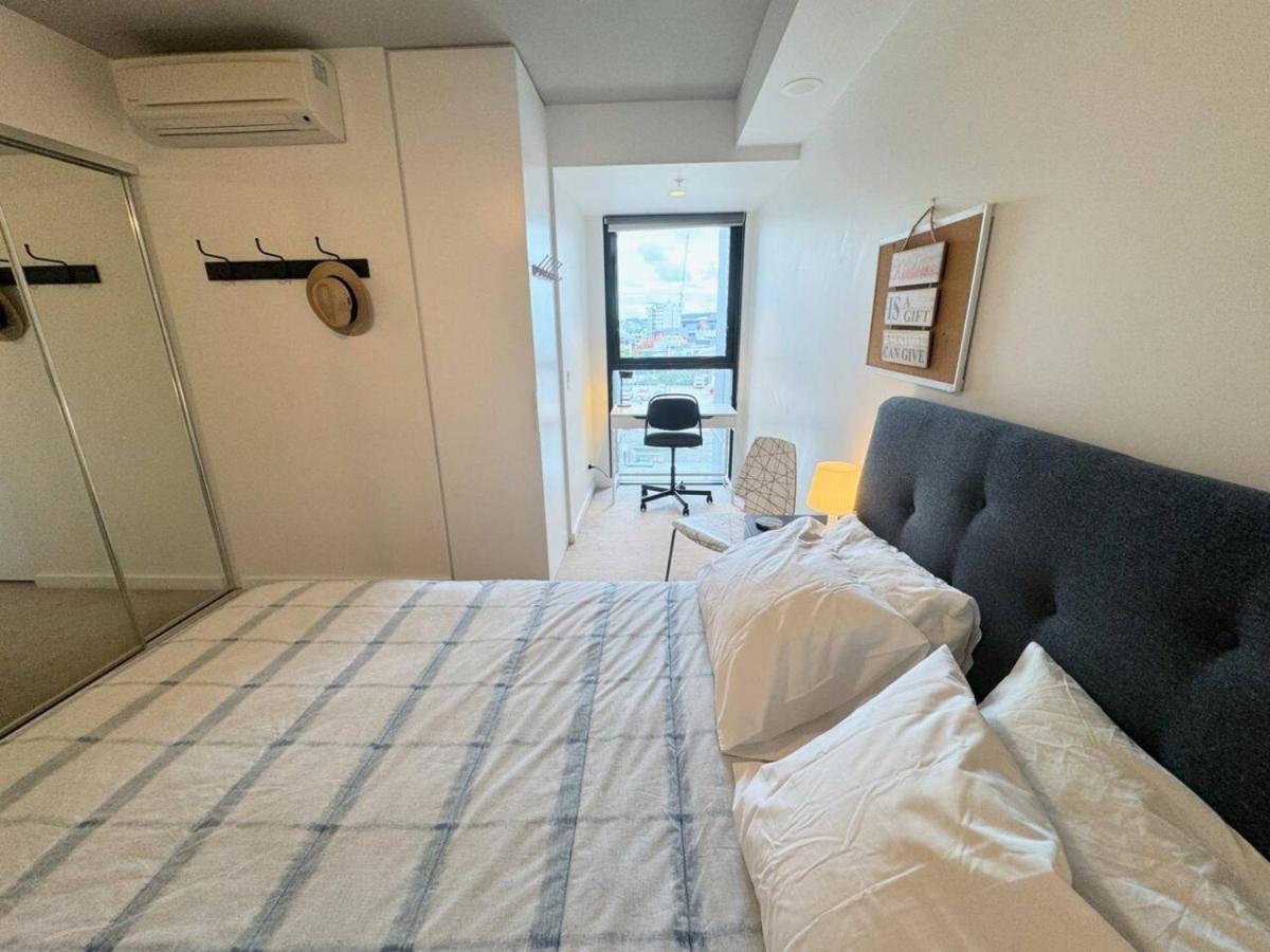 Modern Homely 2BR APT w Parking Bowen Hills