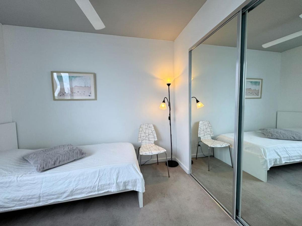 Modern Homely 2BR APT w Parking Bowen Hills