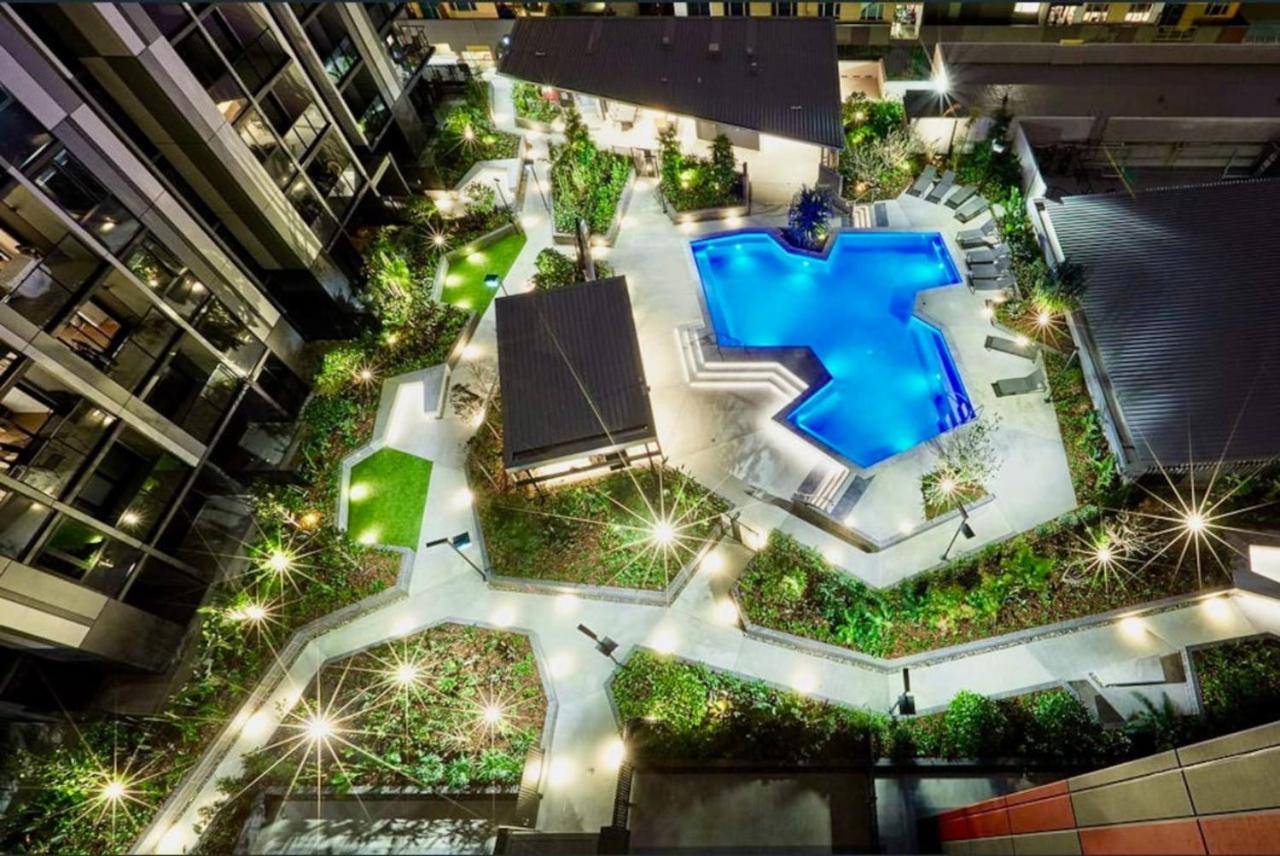 Modern Homely 2BR APT w Parking Bowen Hills