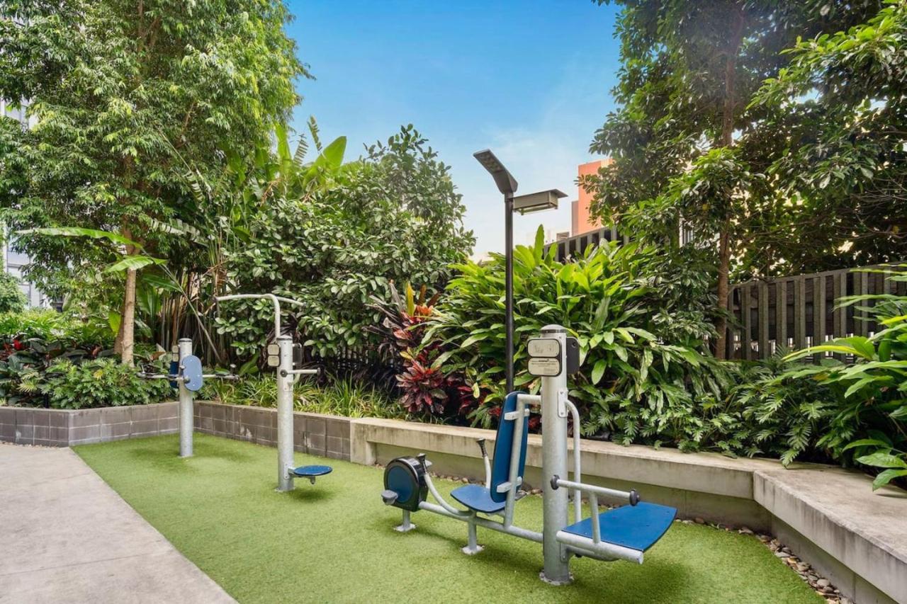 Modern Homely 2BR APT w Parking Bowen Hills