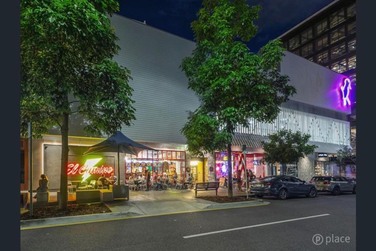 Modern Homely 2BR APT w Parking Bowen Hills