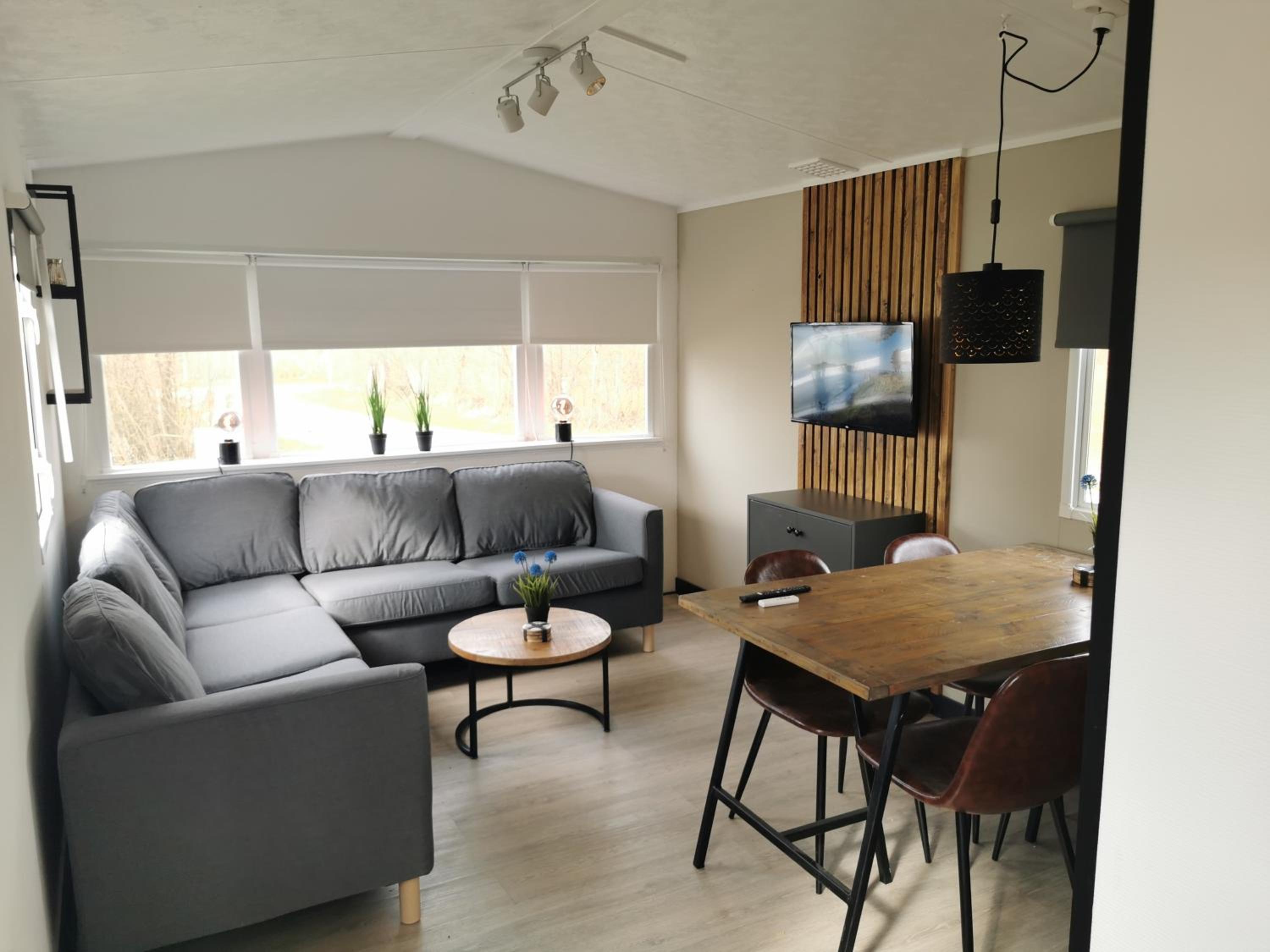 Stacaravan op 5 Sterren Vakantiepark De Kuilart Friesland aan het Meer met Zwembad 5P 116 view 2