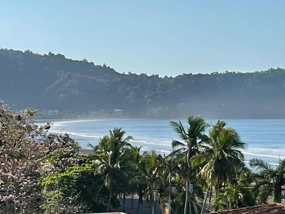 Rooftop balcony oceanfront PH condo with King beds