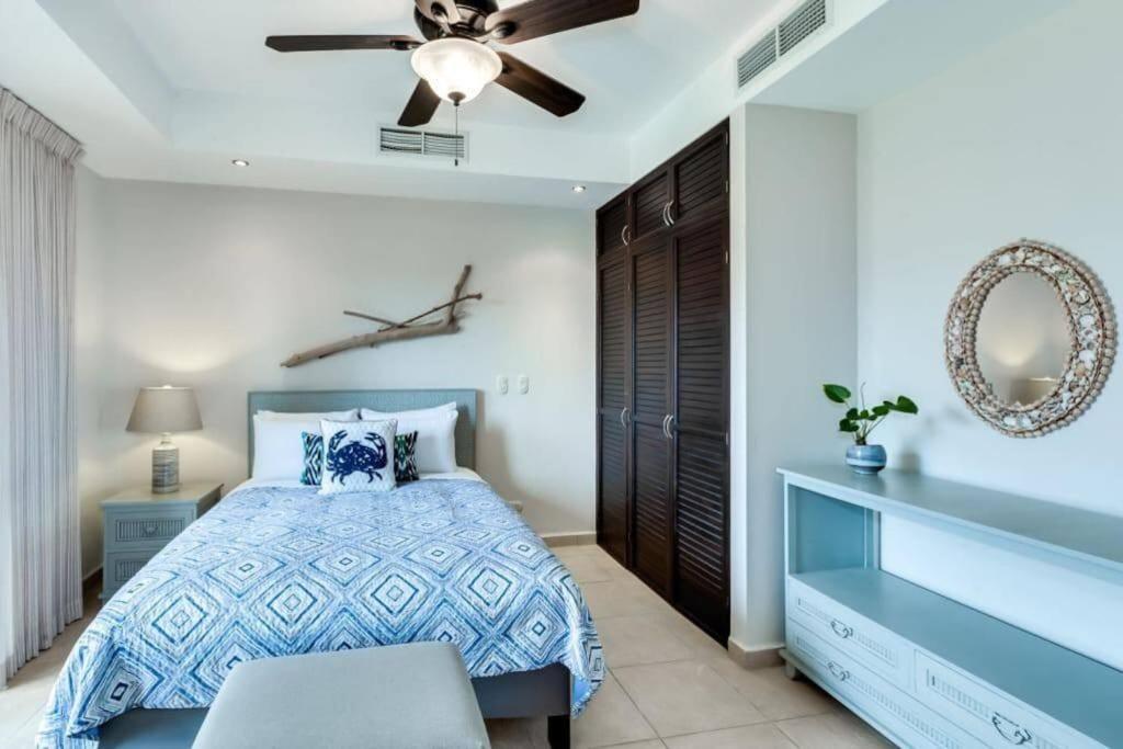 Rooftop balcony oceanfront PH condo with King beds