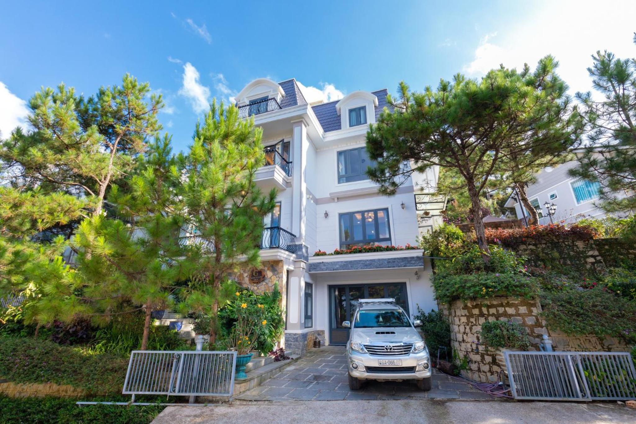 Villa Nam Hồ view 2
