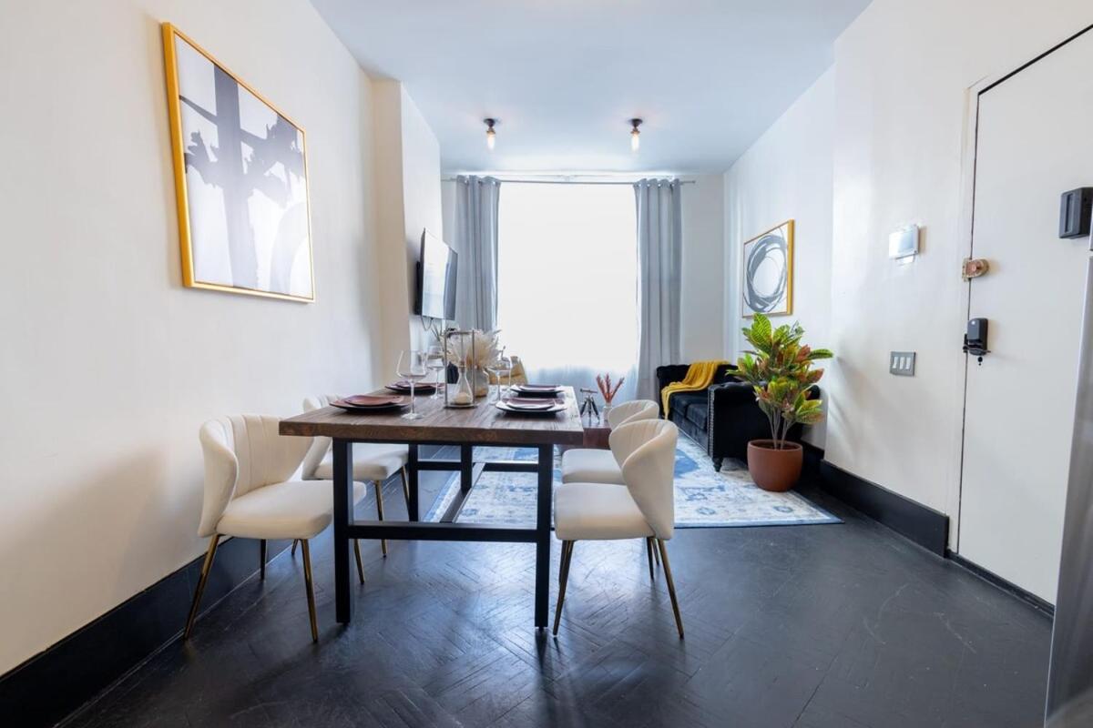 E10-1 Designer East Village Townhouse 1BR