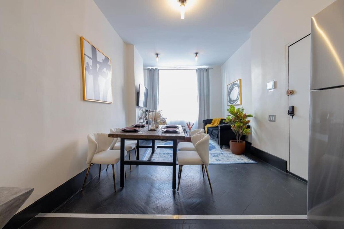 E10-1 Designer East Village Townhouse 1BR