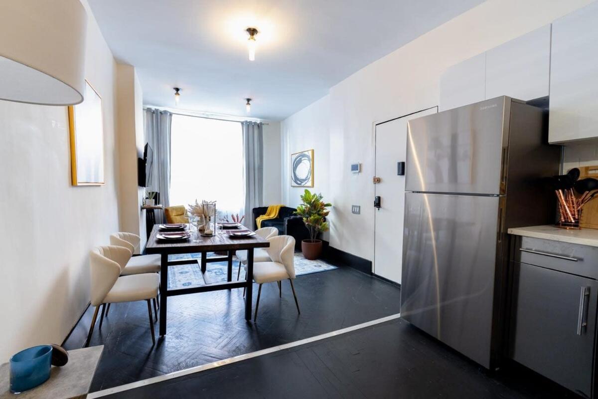 E10-1 Designer East Village Townhouse 1BR
