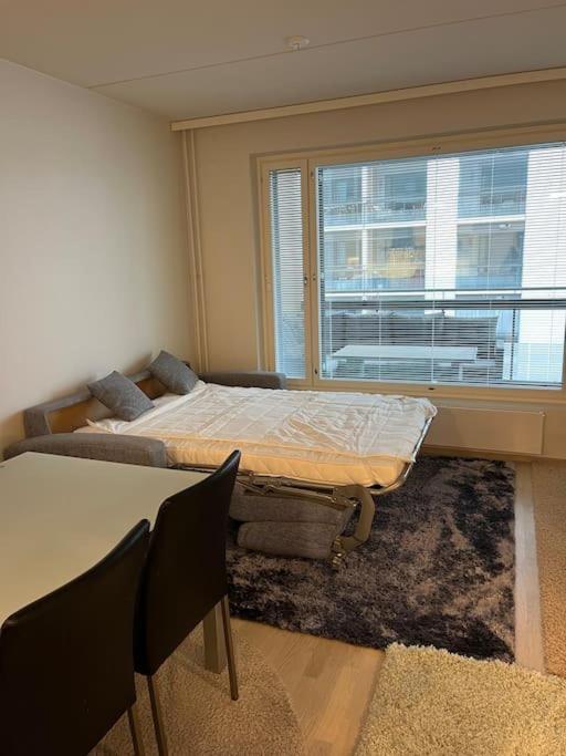 Modern 2BR apartment W 2 balconies, Metro, Helsinki 15min