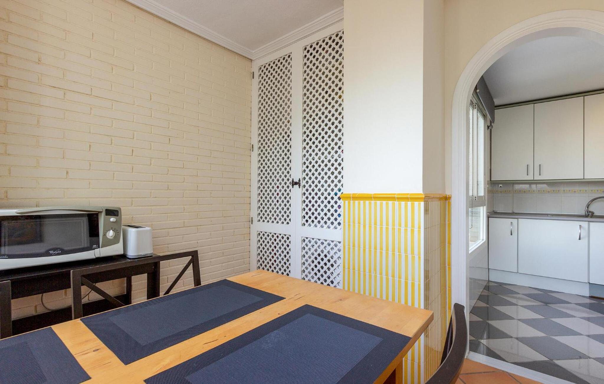 Lovely Apartment In Alacant With Wifi