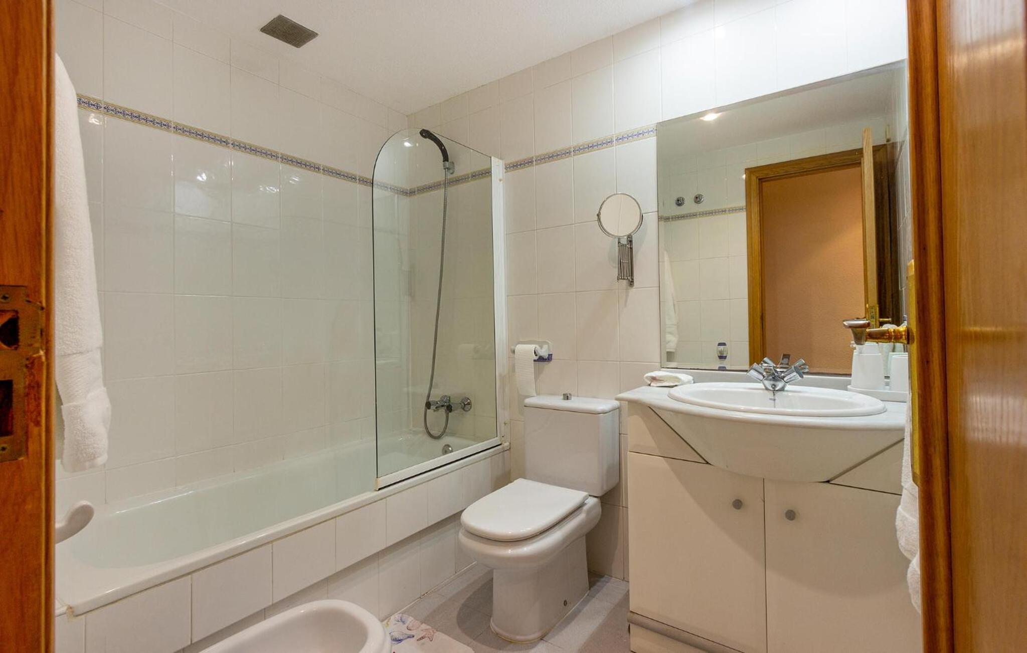 Lovely Apartment In Alacant With Wifi