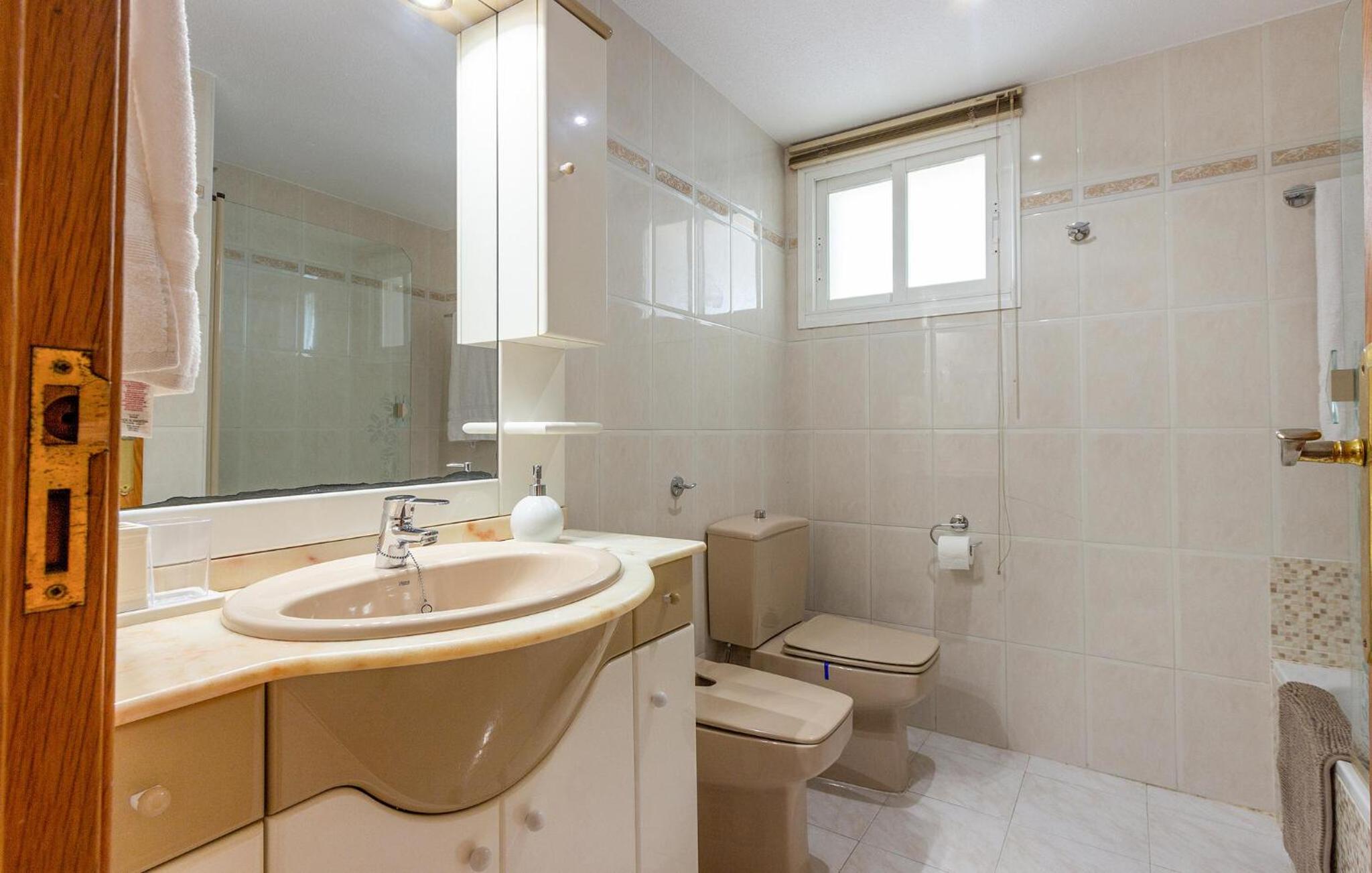 Lovely Apartment In Alacant With Wifi