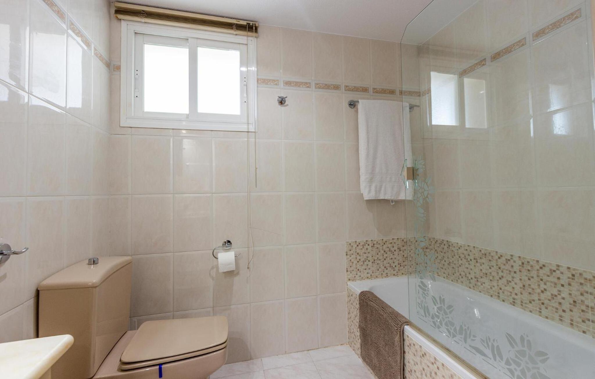 Lovely Apartment In Alacant With Wifi