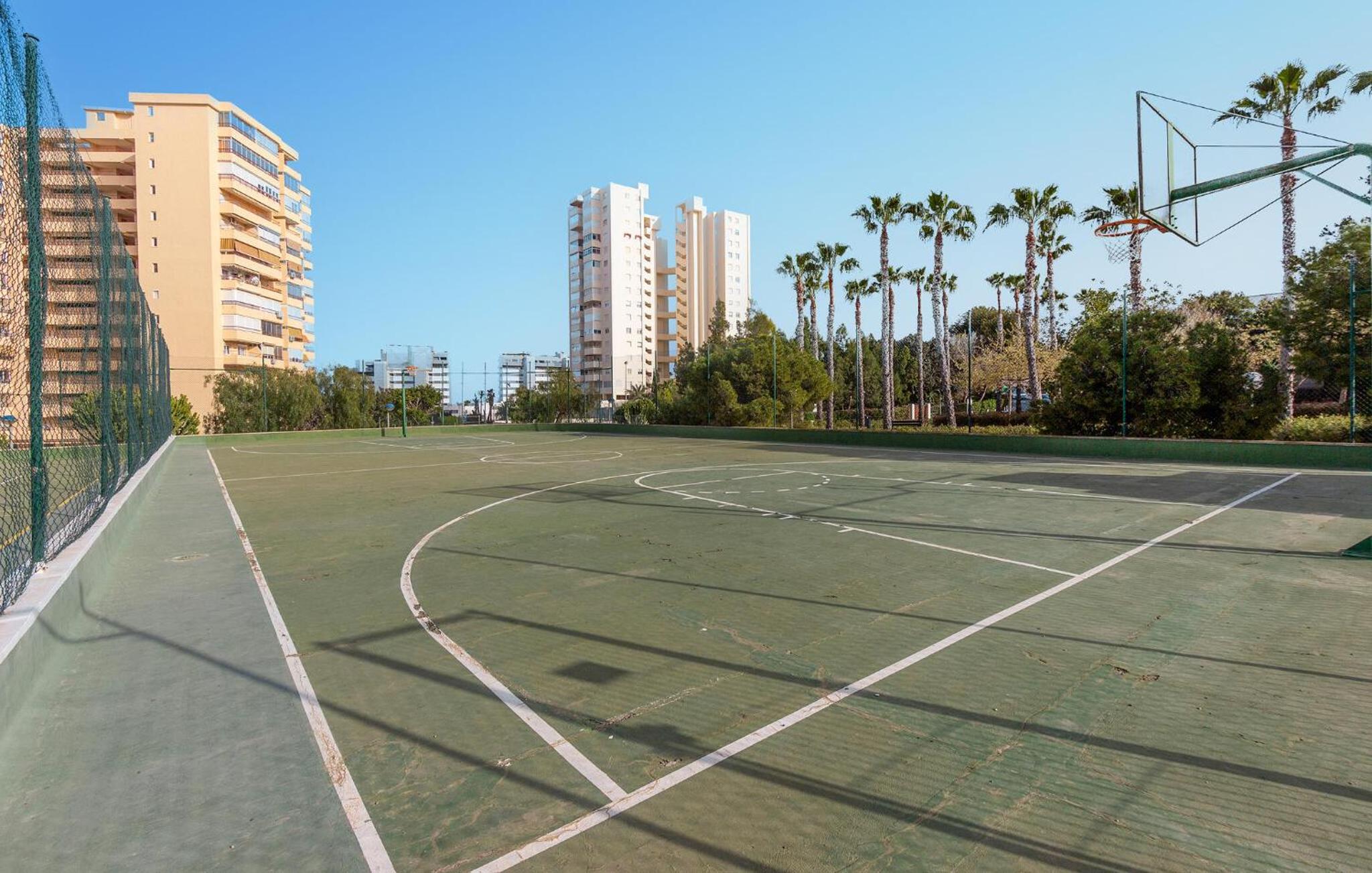 Lovely Apartment In Alacant With Wifi