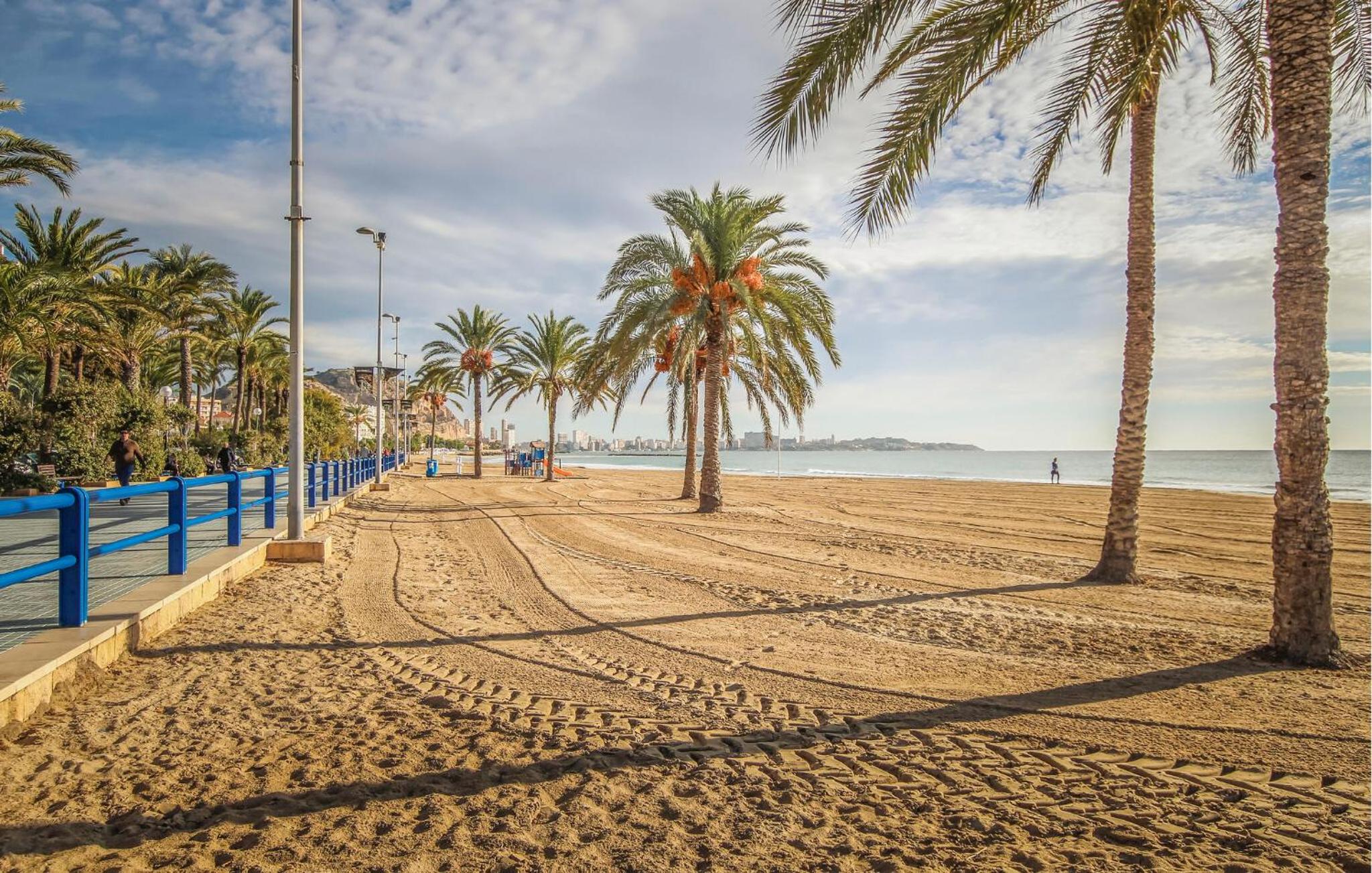 Lovely Apartment In Alacant With Wifi