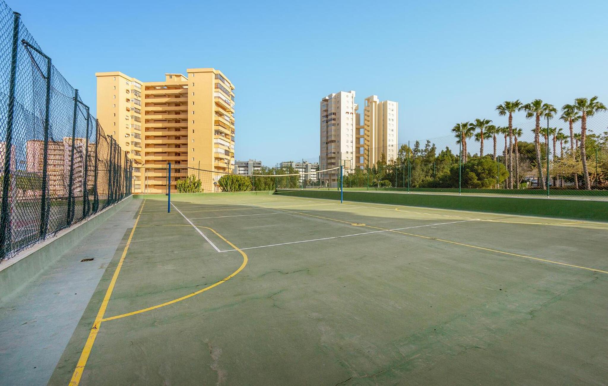 Lovely Apartment In Alacant With Wifi
