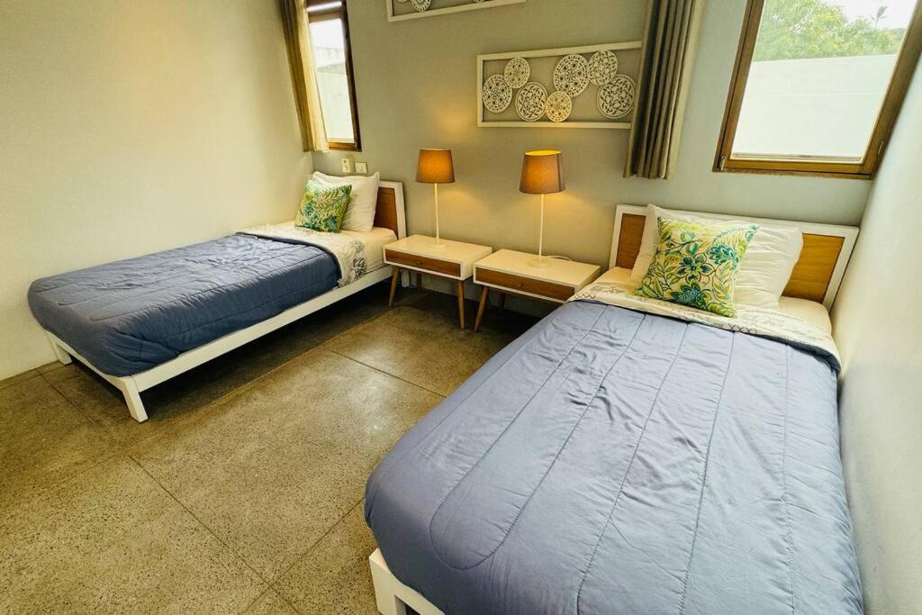 Private Garden Villa With Parking
