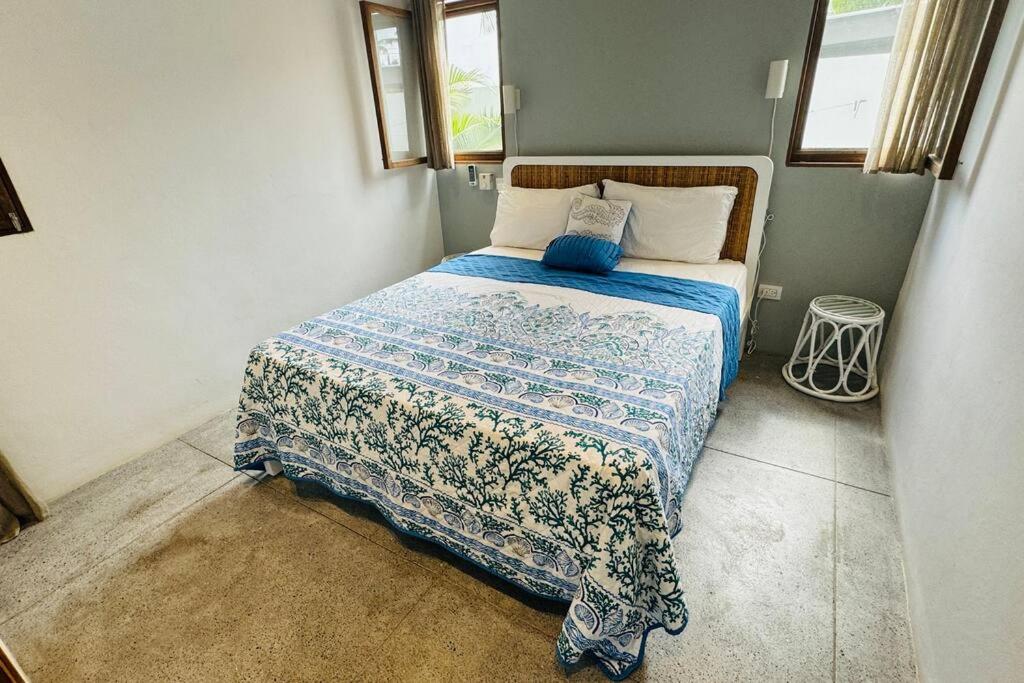 Private Garden Villa With Parking
