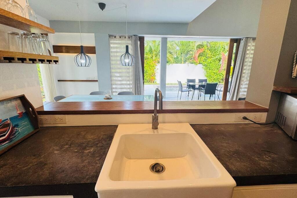 Private Garden Villa With Parking