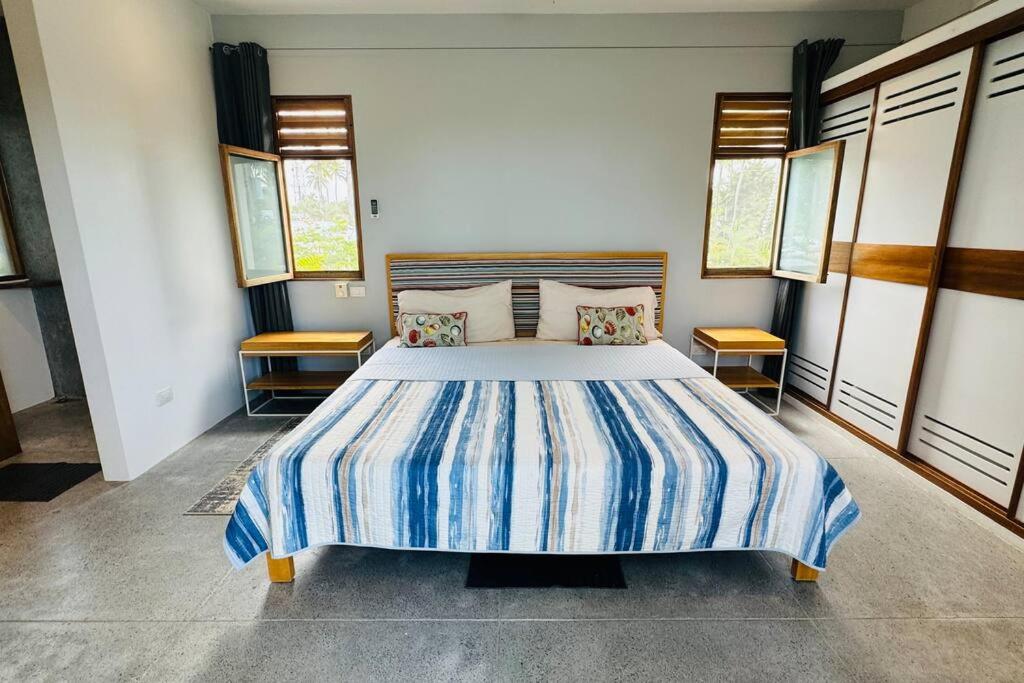 Private Garden Villa With Parking